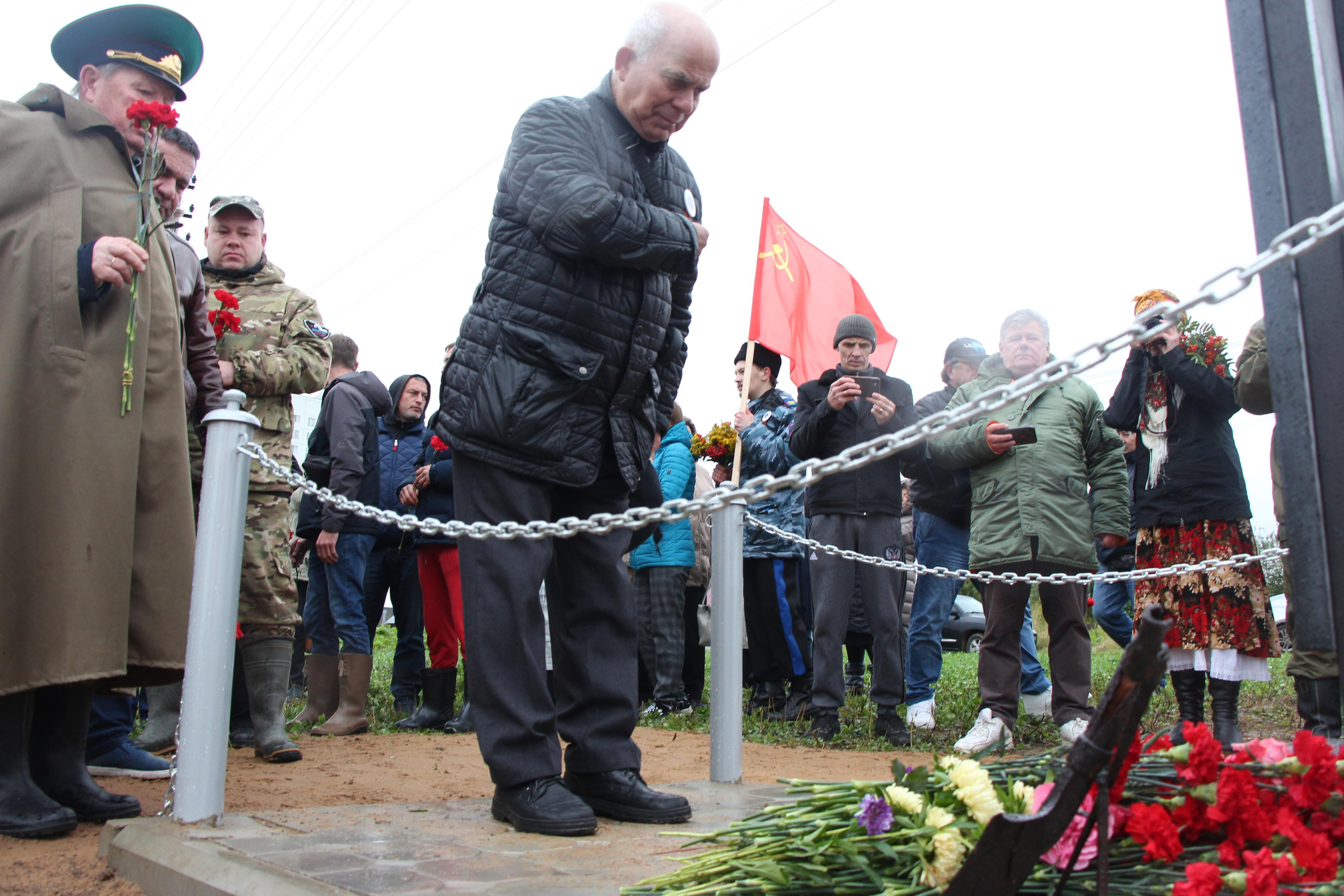 Открытие памятника на месте нахождения 109 останков бойцов ВОВ. Мария Ткаченко. Документальная фотография
