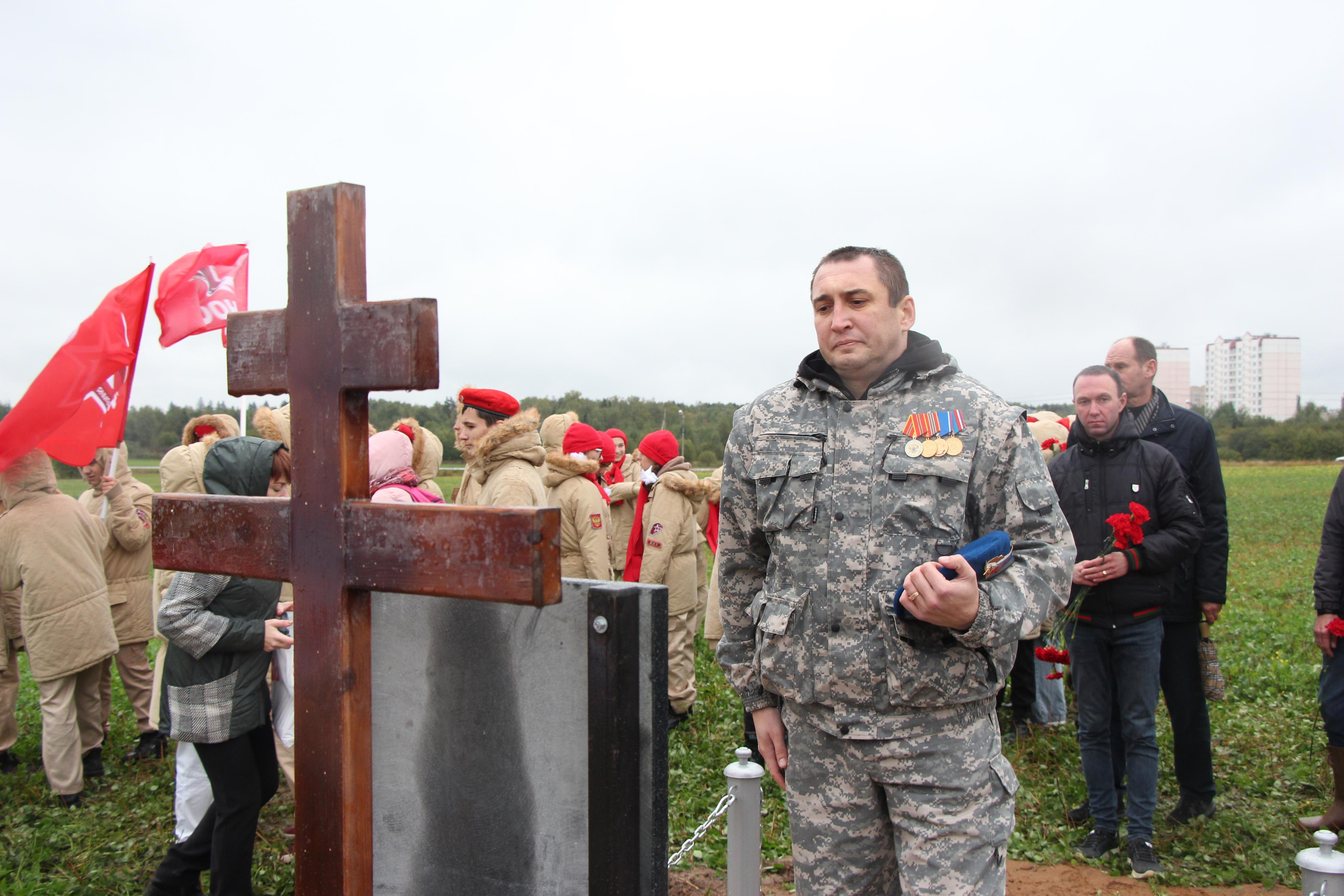 Открытие памятника на месте нахождения 109 останков бойцов ВОВ. Мария Ткаченко. Документальная фотография