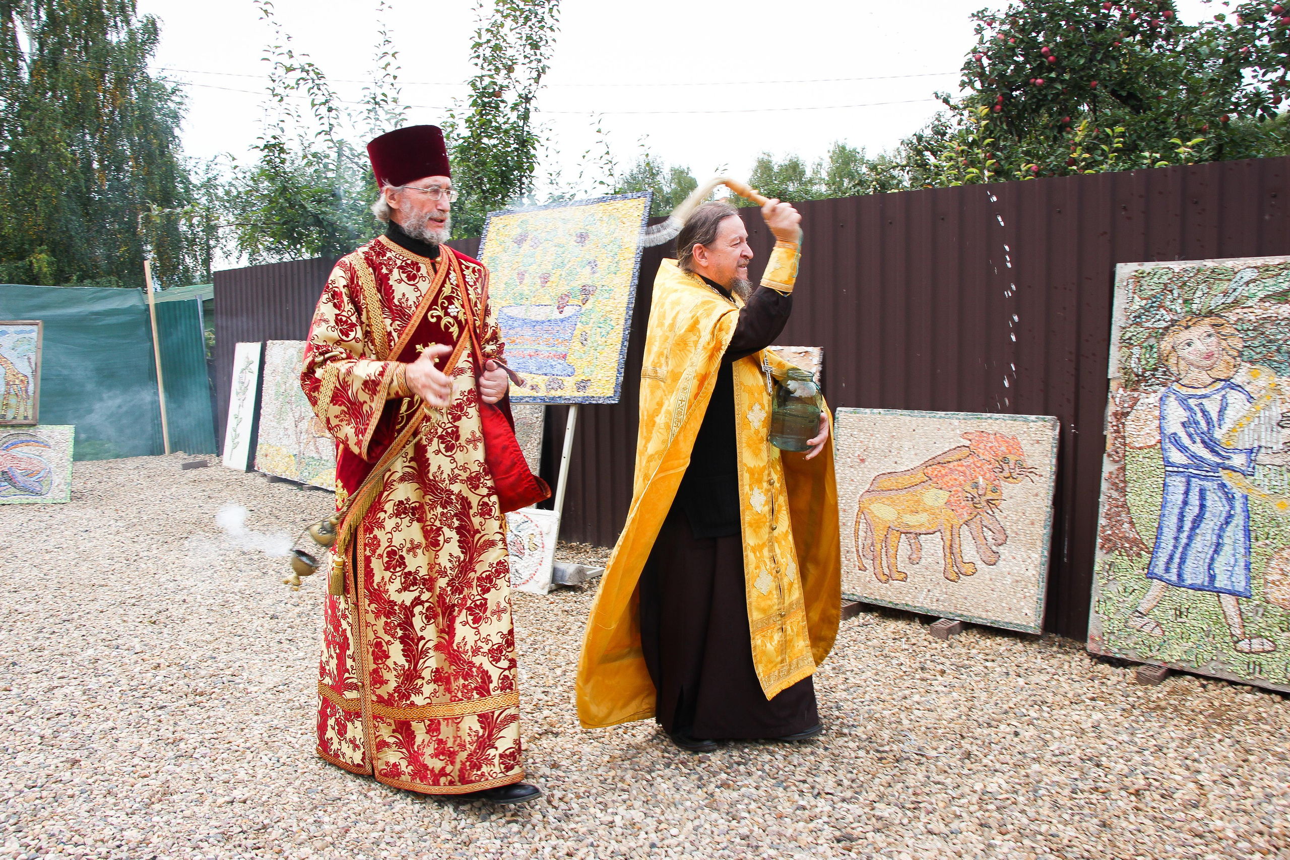 Открытие Атриума Отца Димитрия. Детская школа мозаики. 2021 г. Мария Ткаченко. Документальная фотография