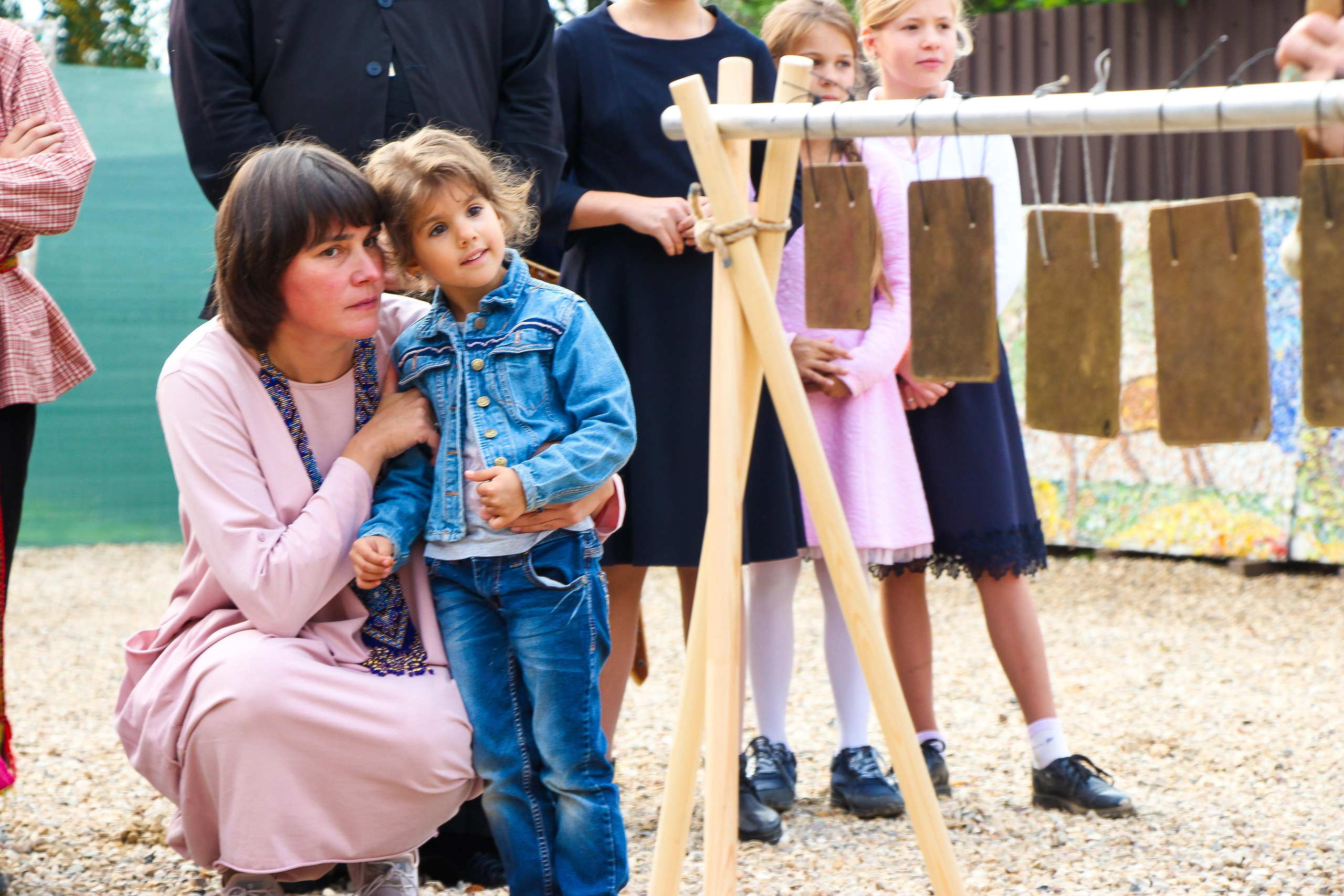 Открытие Атриума Отца Димитрия. Детская школа мозаики. 2021 г. Мария Ткаченко. Документальная фотография