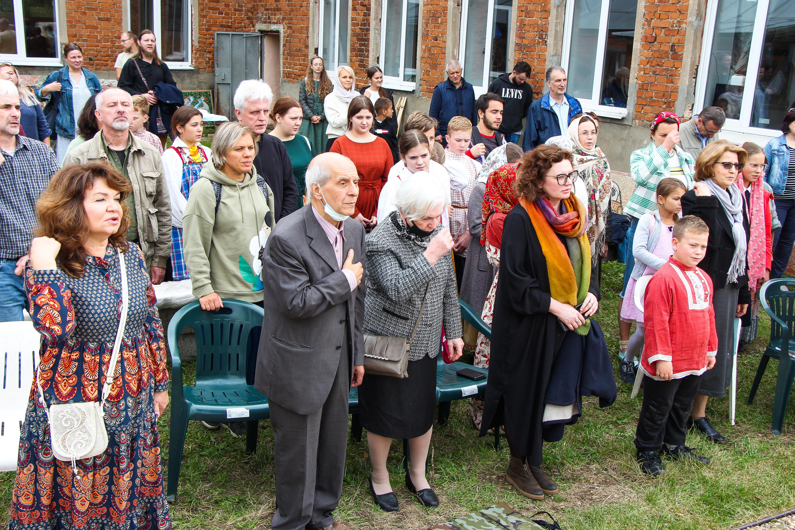 Открытие Атриума Отца Димитрия. Детская школа мозаики. 2021 г. Мария Ткаченко. Документальная фотография