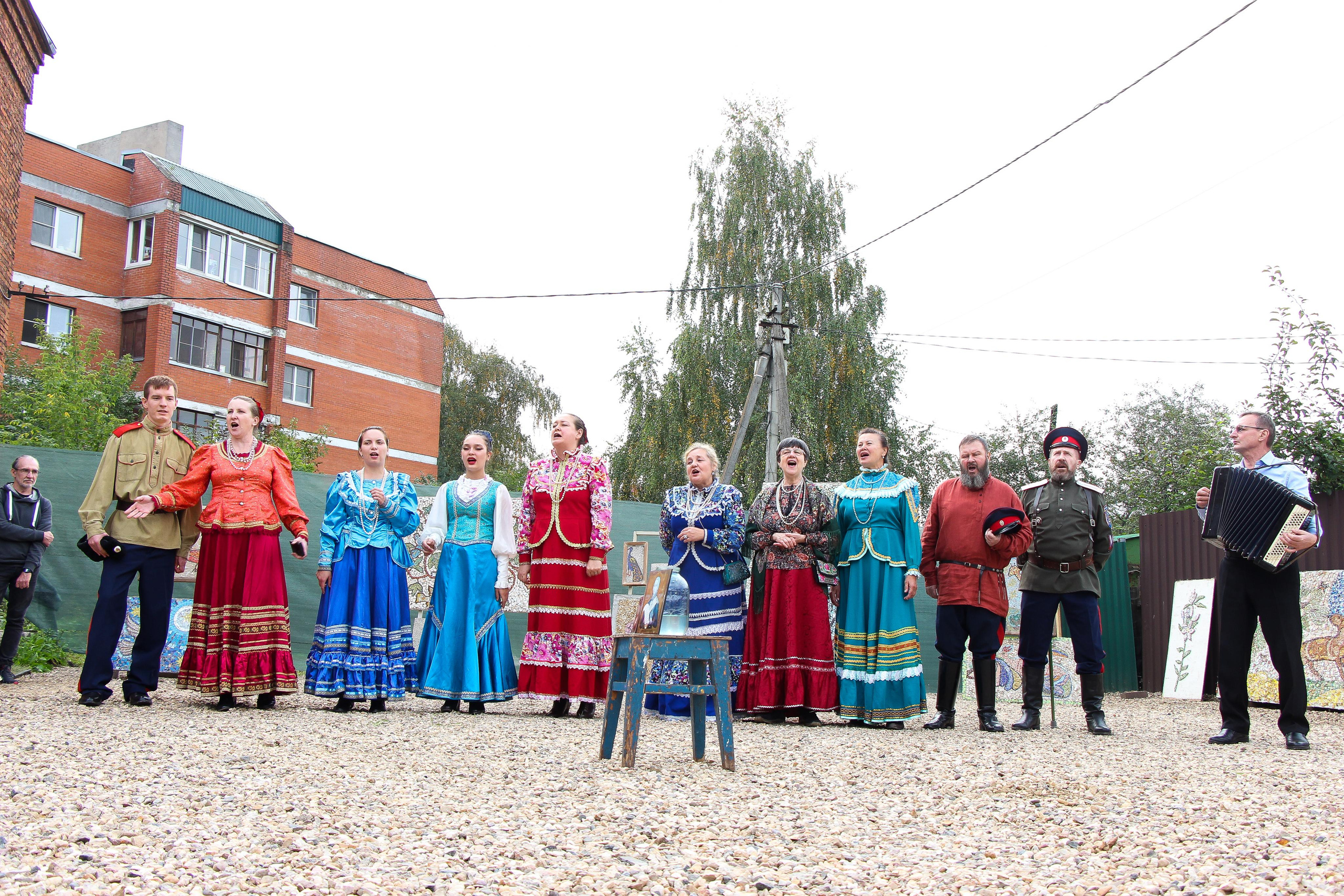 Открытие Атриума Отца Димитрия. Детская школа мозаики. 2021 г. Мария Ткаченко. Документальная фотография