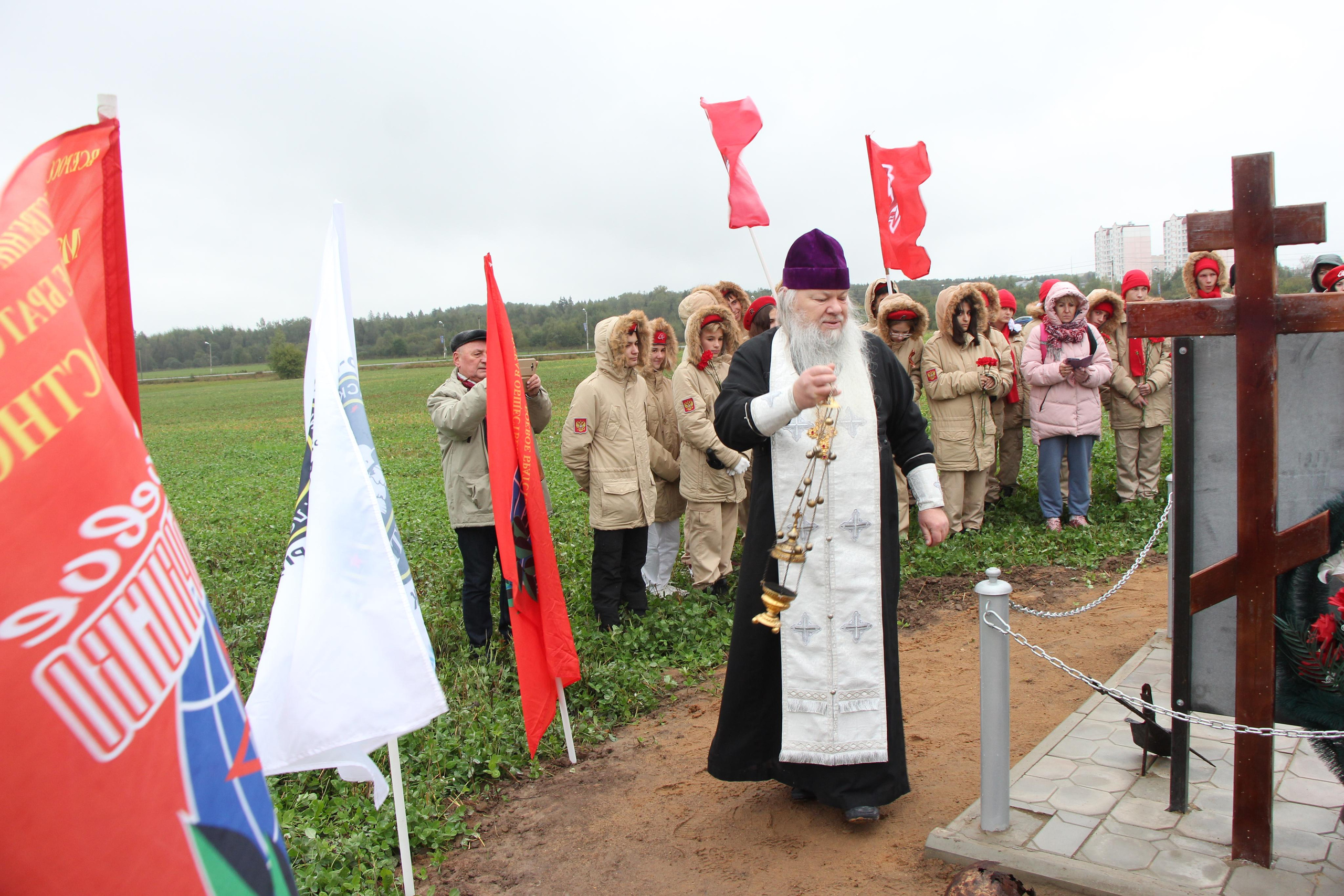 Открытие памятника на месте нахождения 109 останков бойцов ВОВ. Мария Ткаченко. Документальная фотография