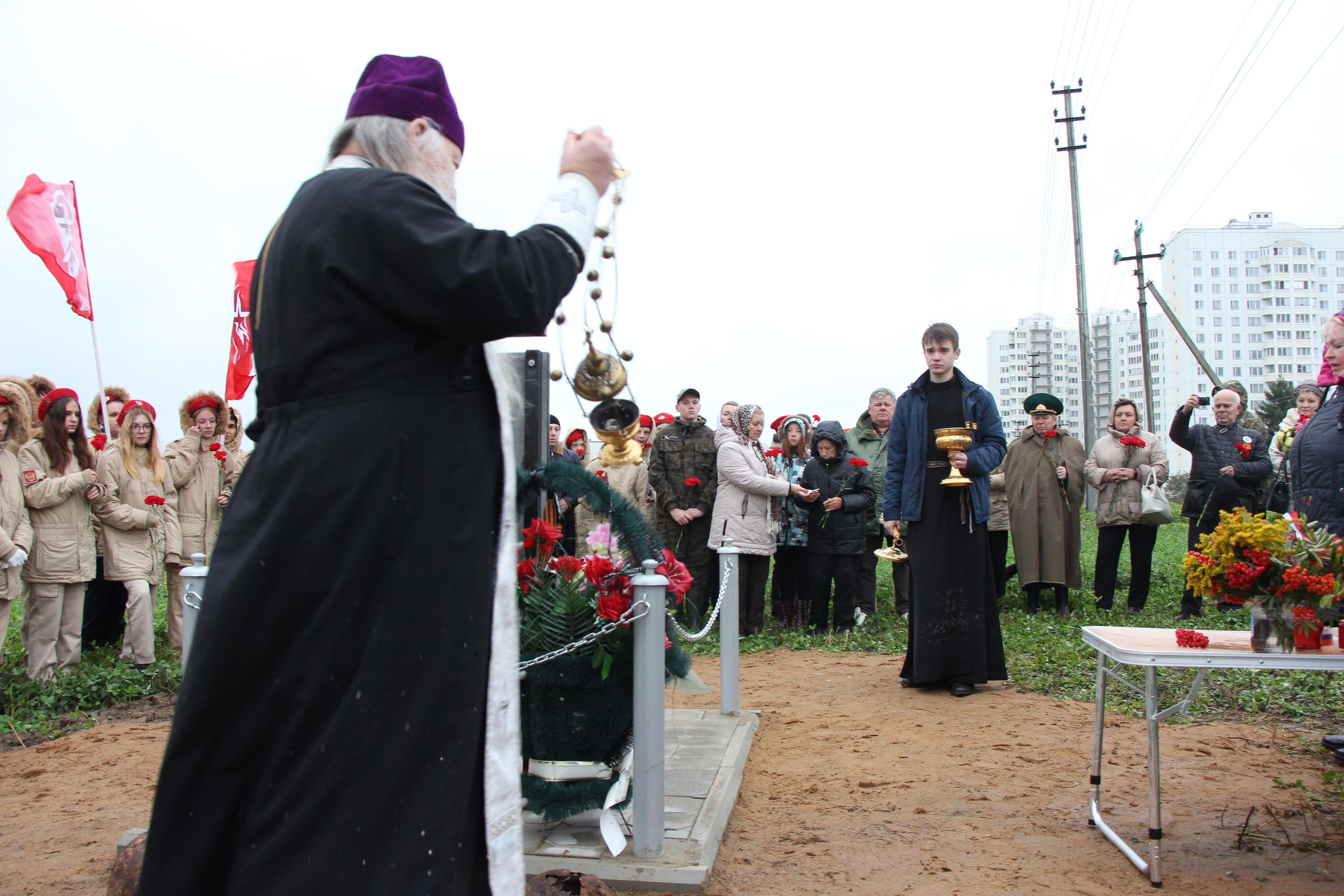 Открытие памятника на месте нахождения 109 останков бойцов ВОВ. Мария Ткаченко. Документальная фотография