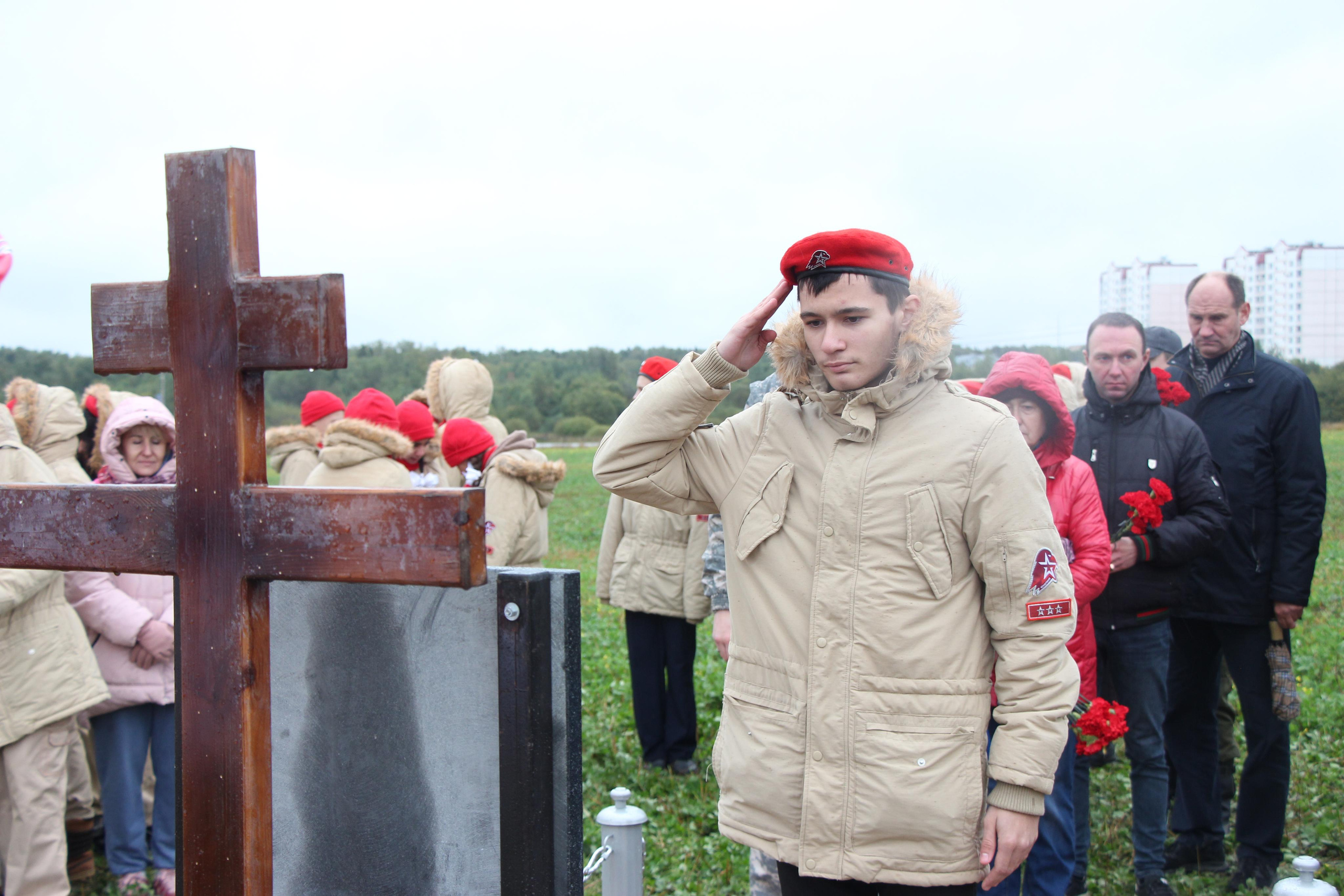 Открытие памятника на месте нахождения 109 останков бойцов ВОВ. Мария Ткаченко. Документальная фотография