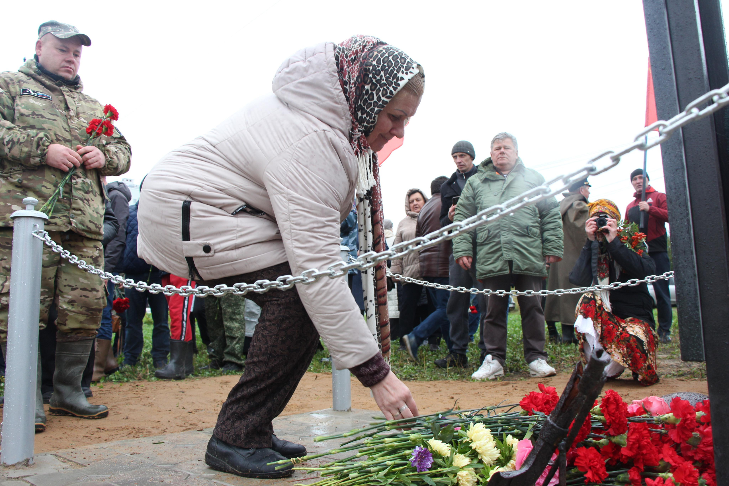 Открытие памятника на месте нахождения 109 останков бойцов ВОВ. Мария Ткаченко. Документальная фотография