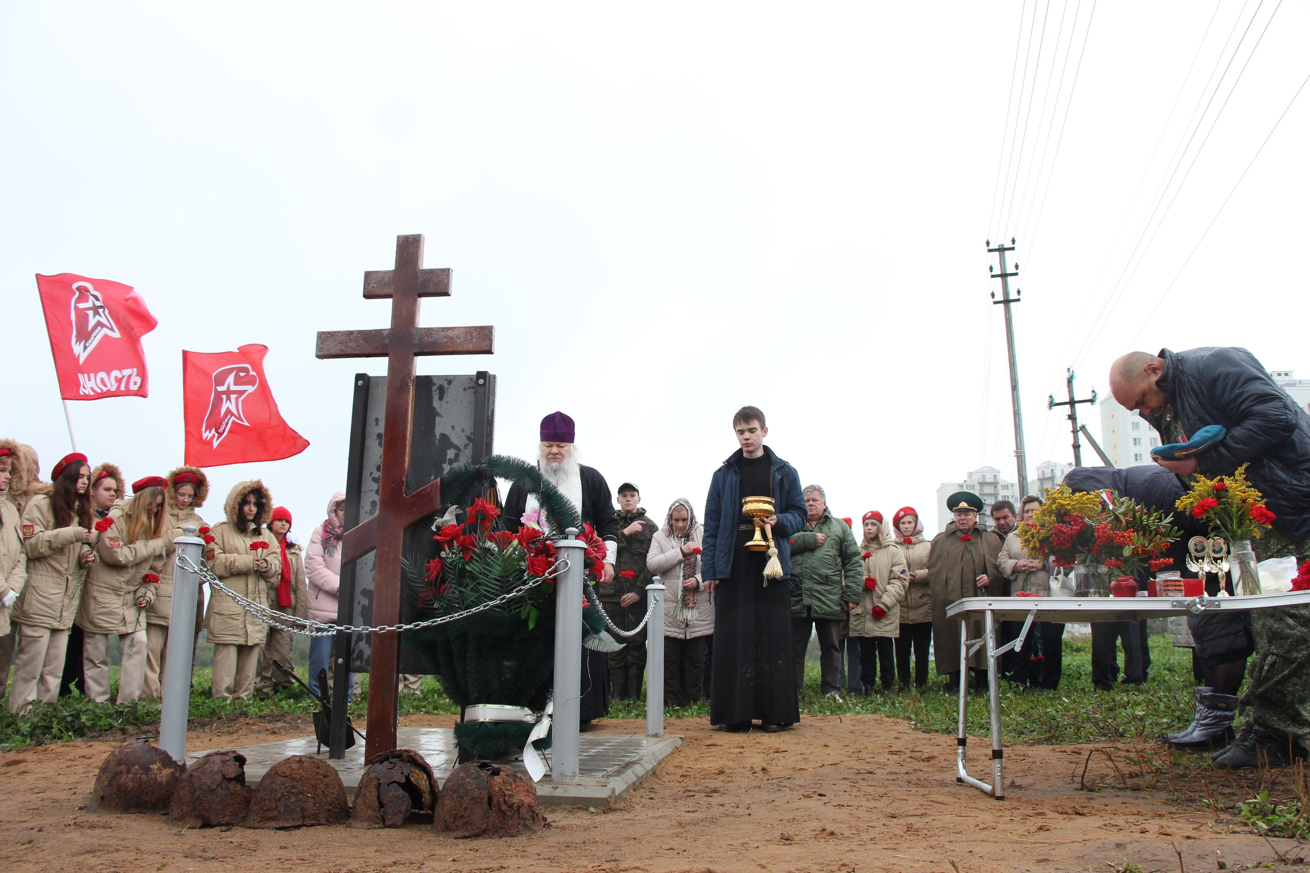 Открытие памятника на месте нахождения 109 останков бойцов ВОВ. Мария Ткаченко. Документальная фотография
