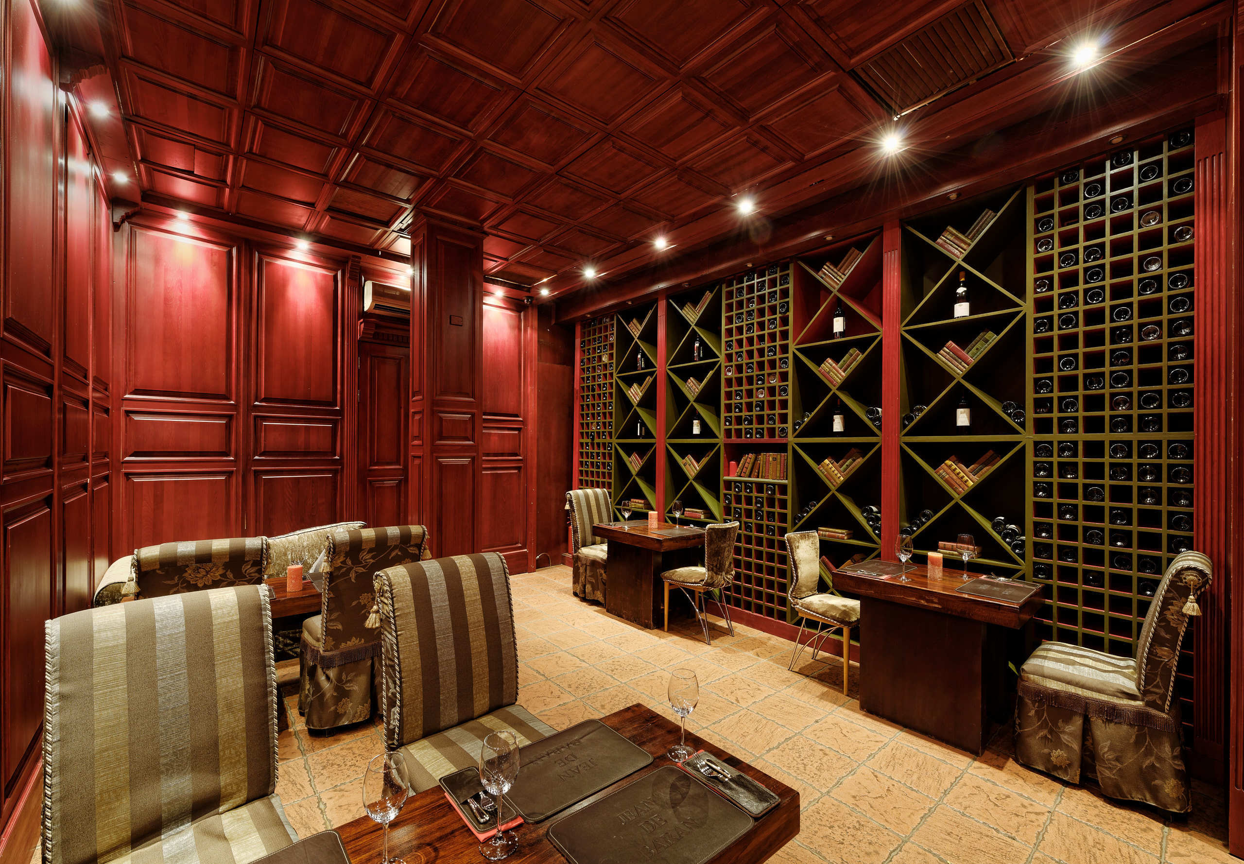 Ресторан. Флористическая, интерьерная и портретная съемка в Москве и Европе