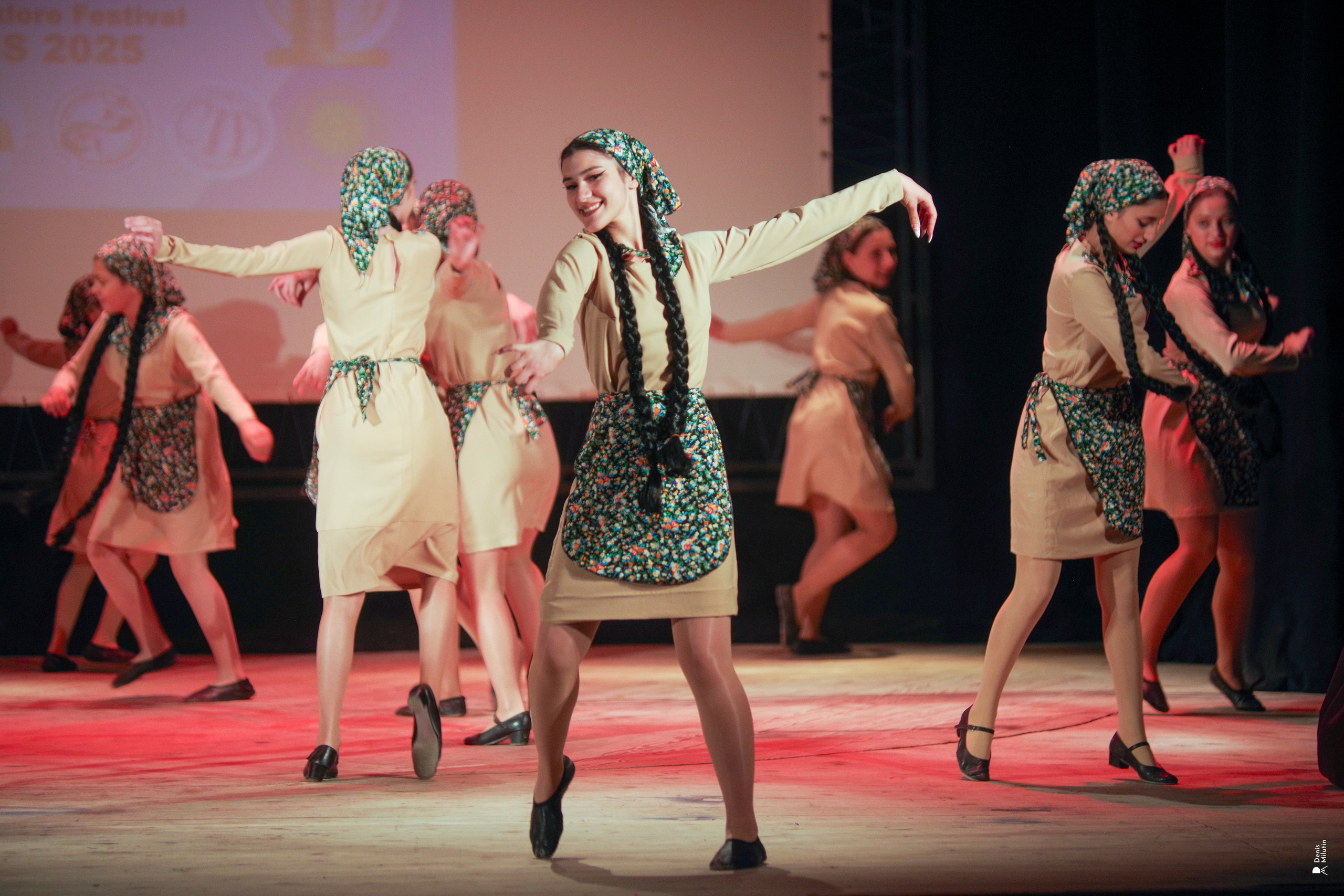 Танцы в прекрасном Они. Портретный фотограф Денис Милютин