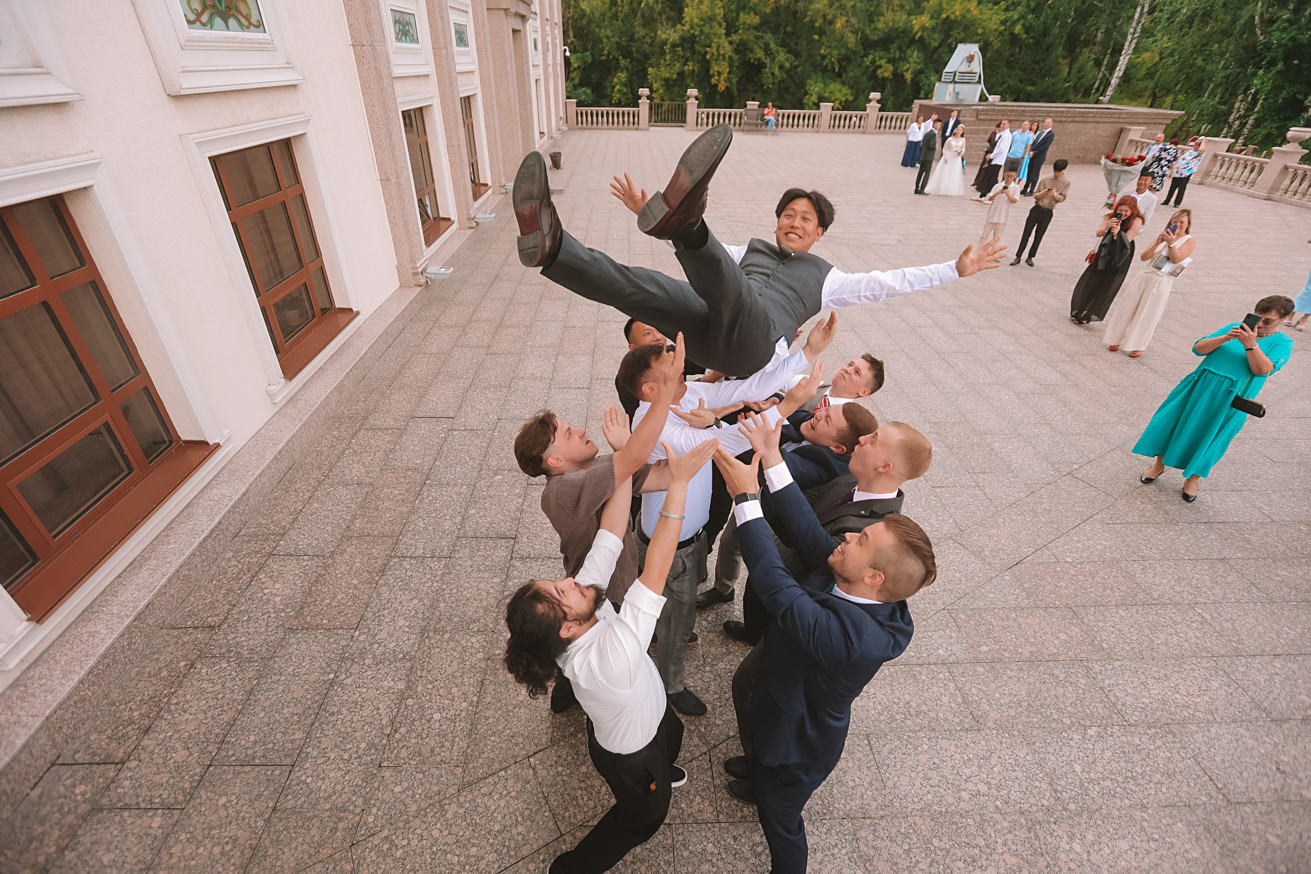 Айвазовский и парк дружбы народов. Семейный фотограф Тюмень, фотограф на роды Салмина Мария