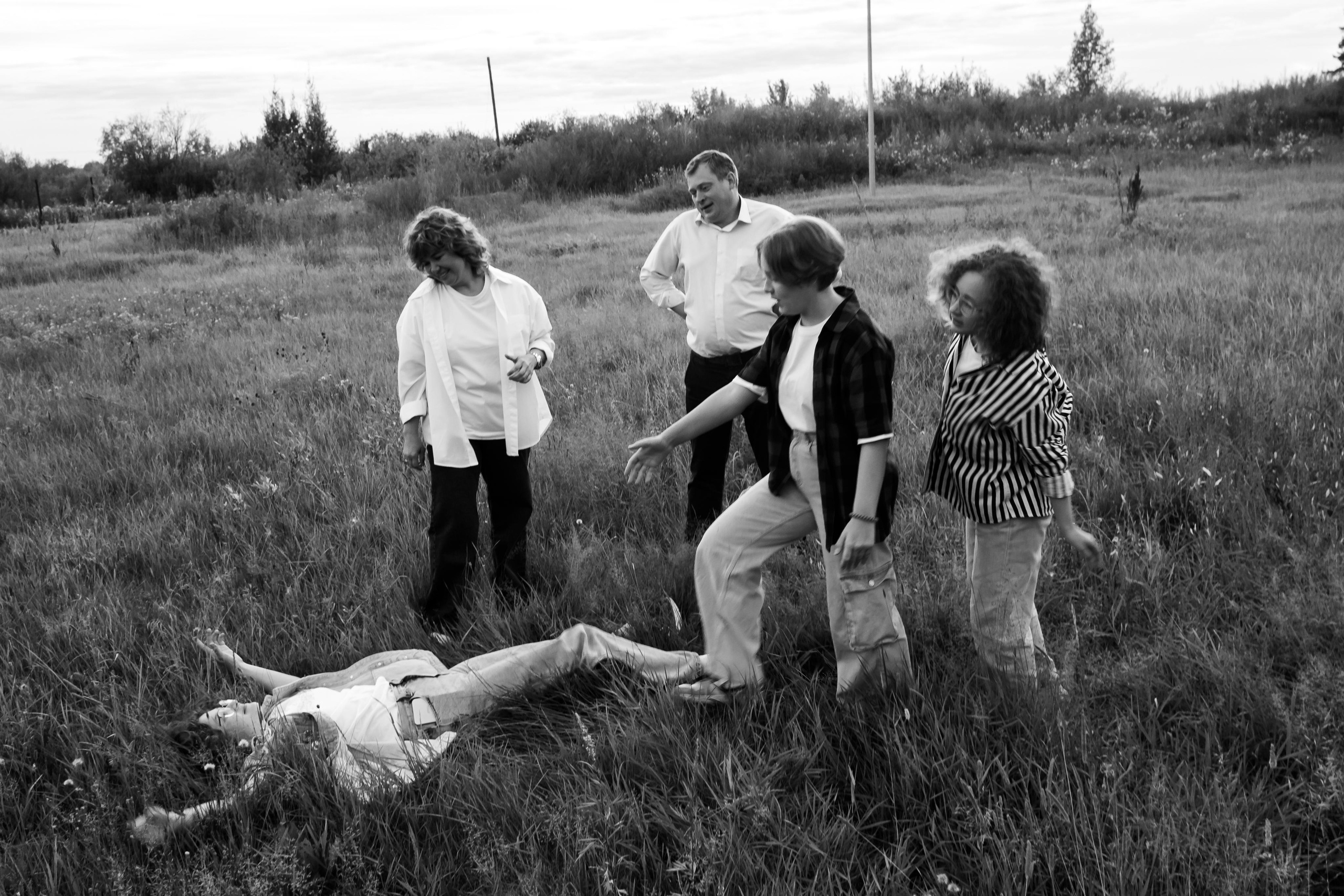 Семейный портрет на природе. Фотограф в Тюмени Даша Михнова. Портреты, фотопроекты, фотодни