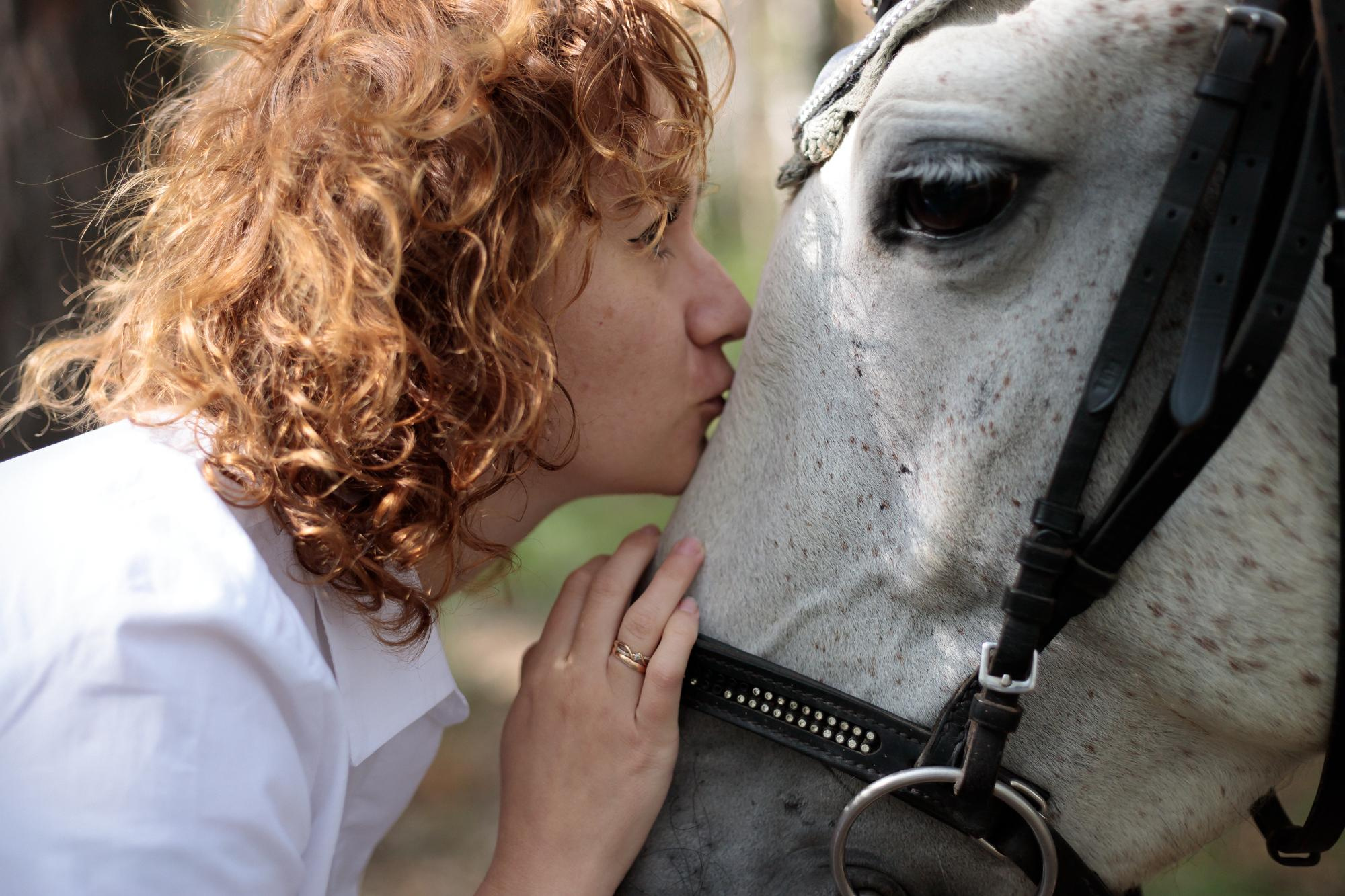 С лошадкой в лесу. Фотограф в Тюмени Даша Михнова. Портреты, фотопроекты, фотодни
