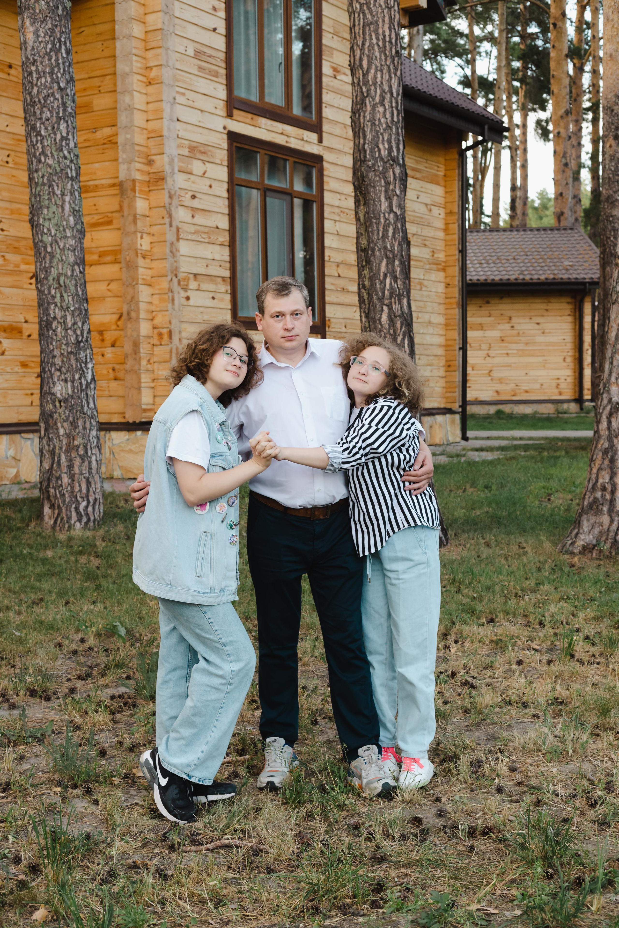 Семейный портрет на природе. Фотограф в Тюмени Даша Михнова. Портреты, фотопроекты, фотодни