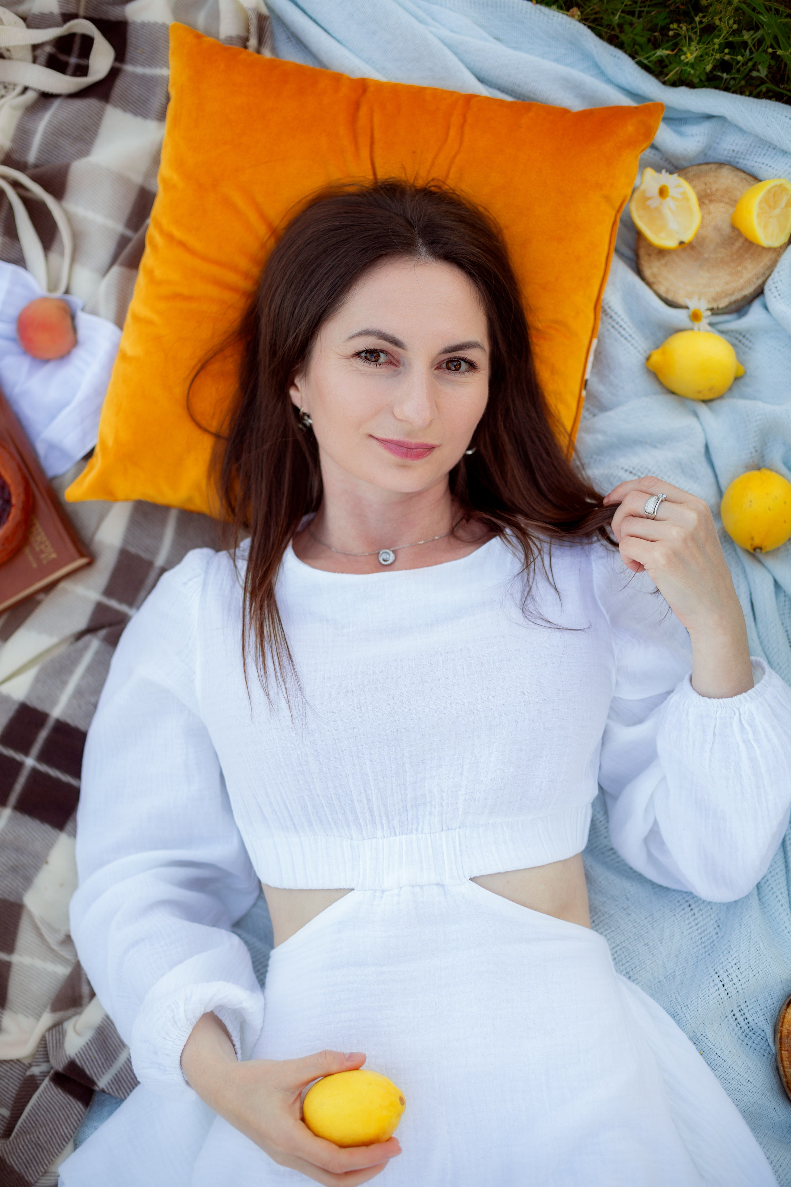 Семейный летний пикник с велосипедом. Фотограф Ульянкина Мария