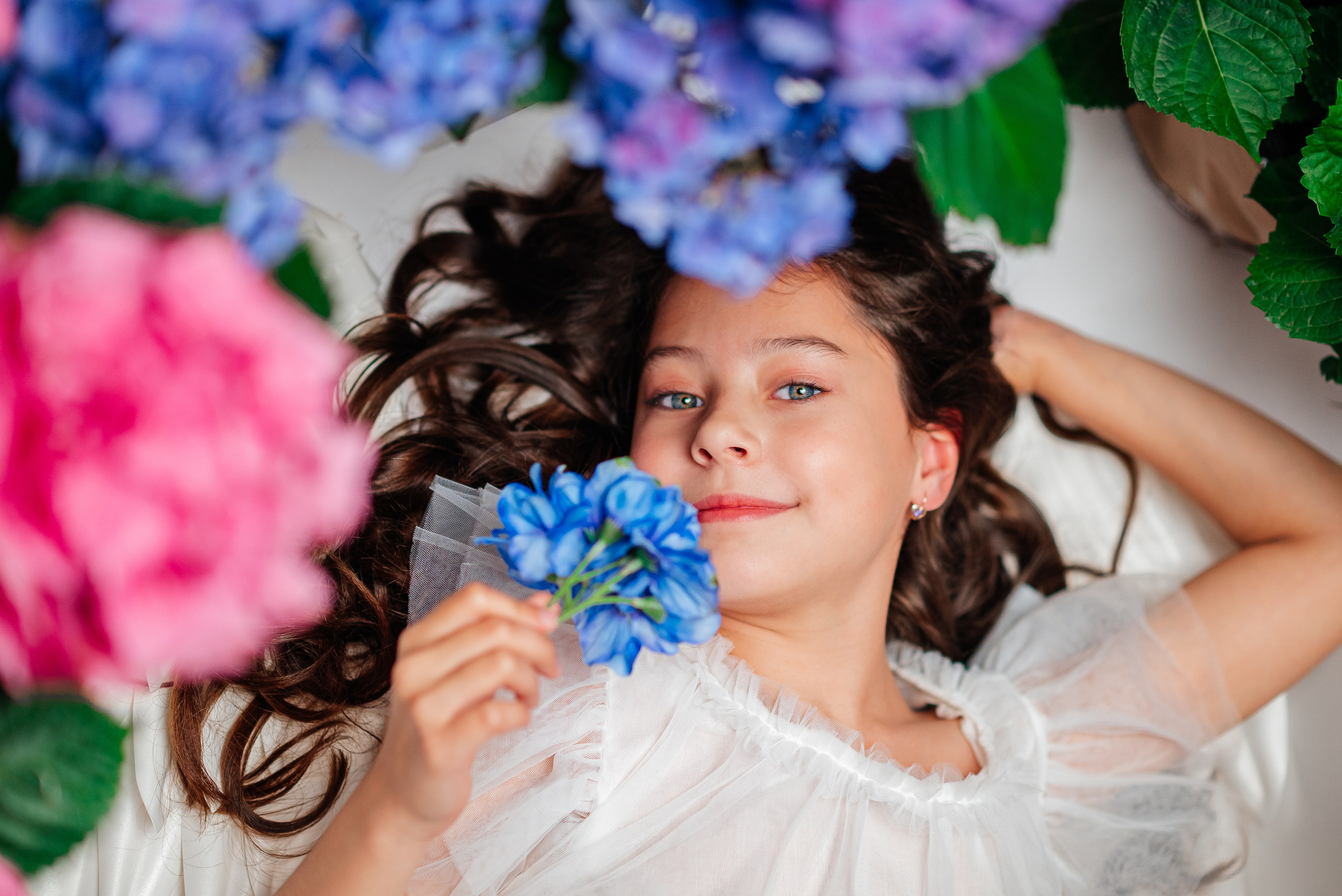 Вероника и гортензии. Семейный фотограф в Краснодаре