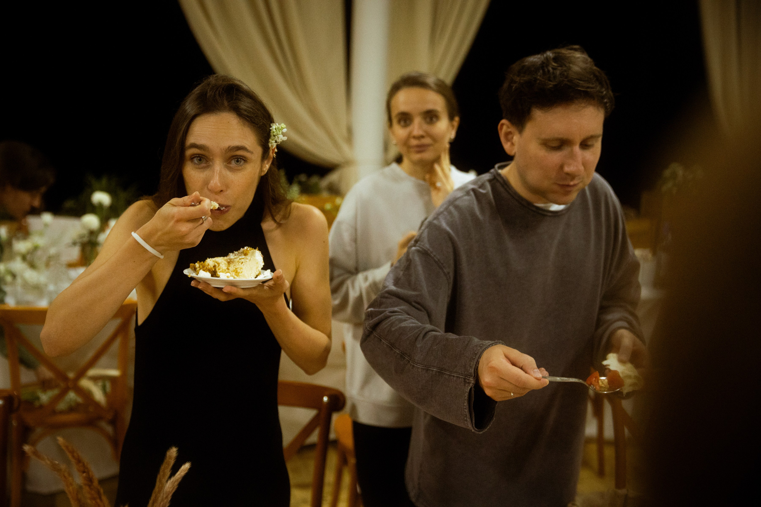 Алиса и Слава, роспись в Москве и вечеринка на природе, подальше от города. Фотограф в Москве Екатерина Черненко