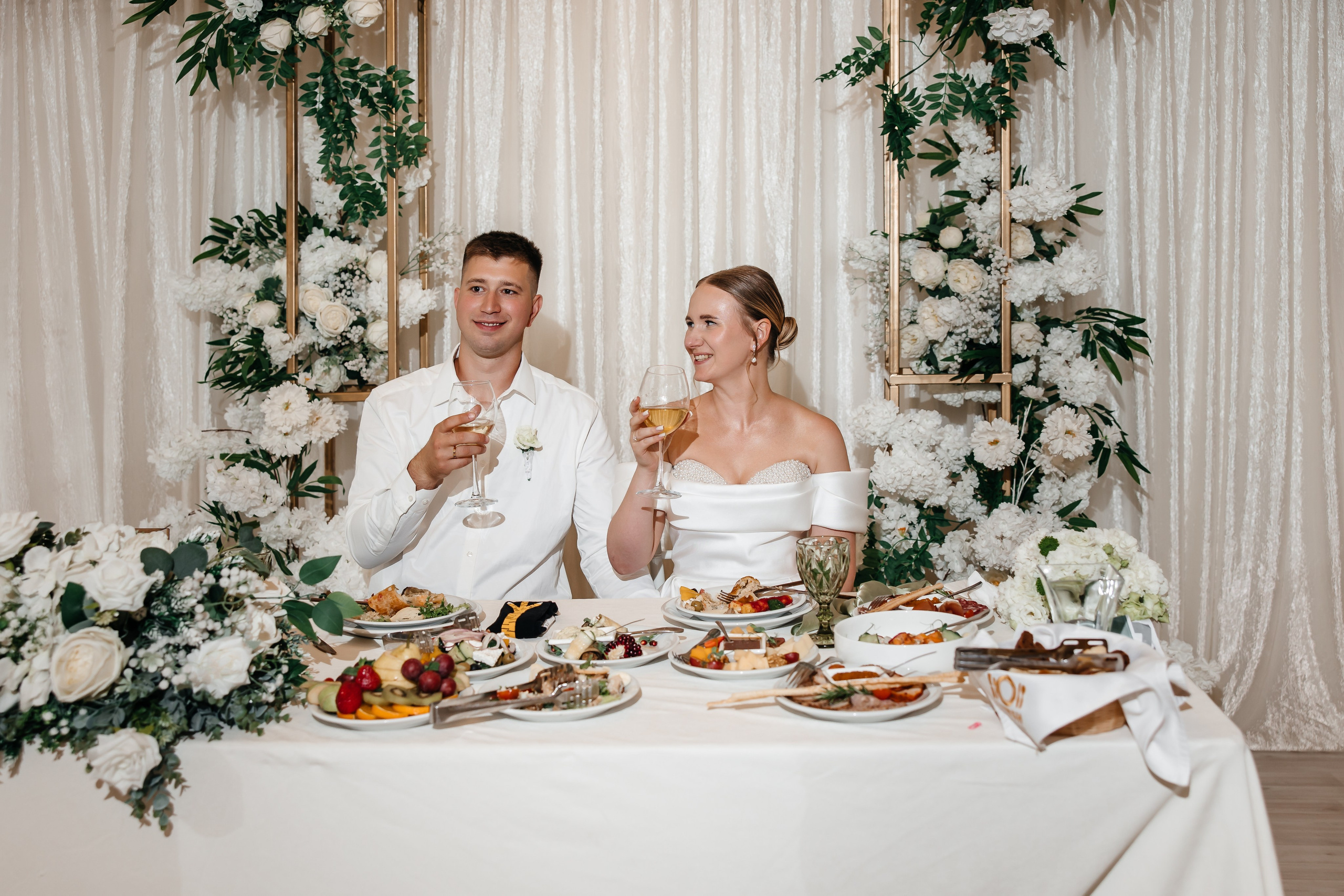 Анонс свадьбы Юлии и Игоря. Городская лавстори в Севастополе. Свадебный фотограф в Крыму и Севастополе Ольга Баскакова