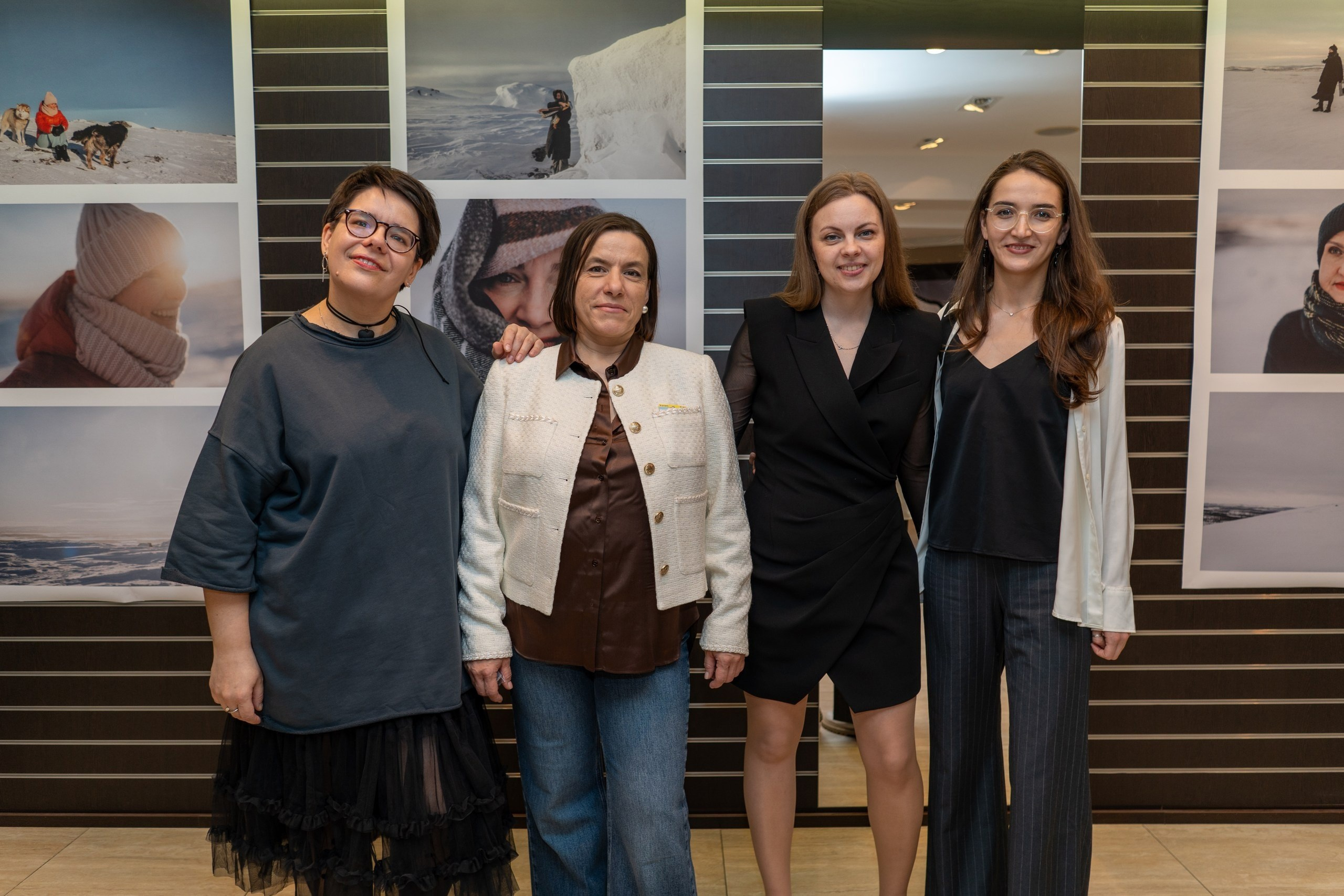 «Снаружи и внутри». Коллективная выставка. 20.03-04.04.24. Свадебный и портретный фотограф в Санкт-Петербурге