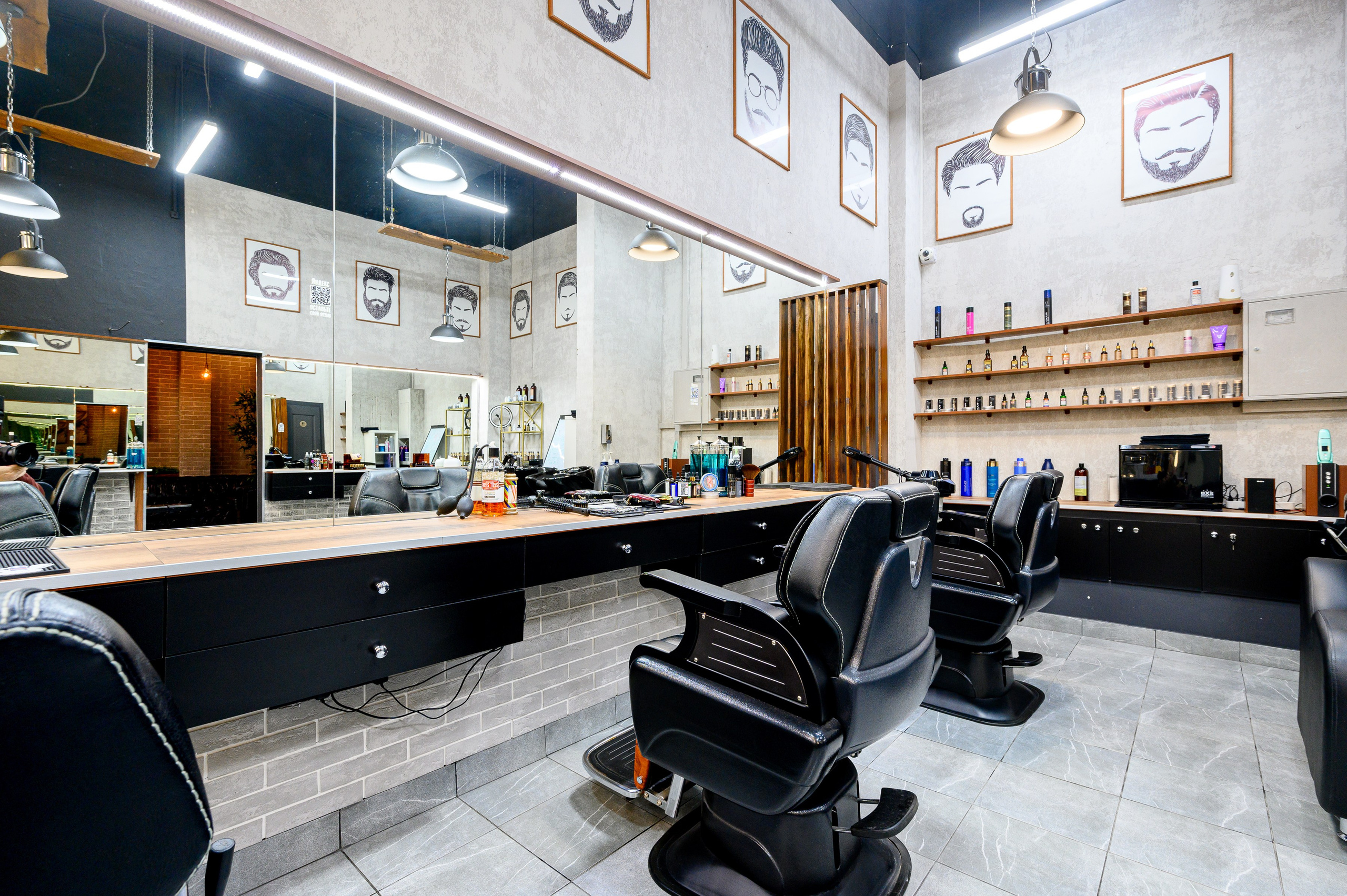 Студия стрижки TOPHAIR. Интерьерный фотограф. Фото- видеосъемка недвижимости Санкт-Петербург