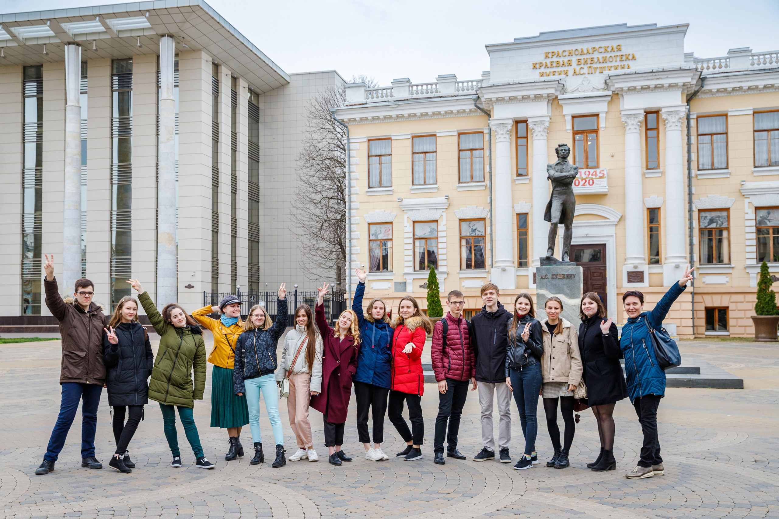 ПРОГУЛКИ ПО КРАСНОЙ. Марина Ушакова. Фотограф. Выпускные альбомы. г. Краснодар