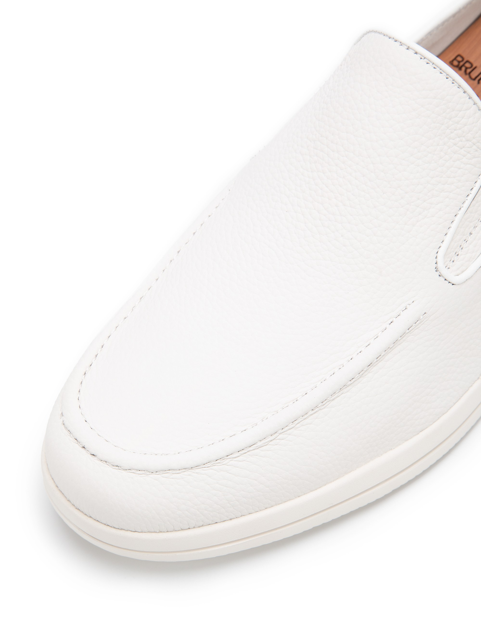 Каталожная фотография обуви. Фотограф в Москве Егор Гончаров