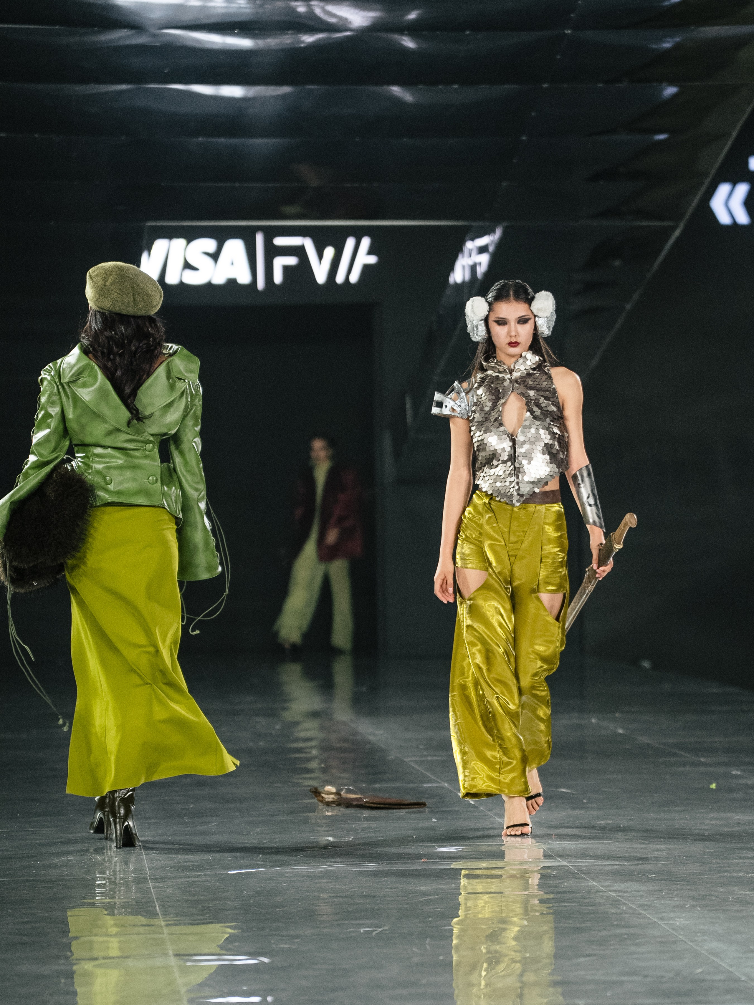 Visa Fashion Week SAKH. Сайт Алматинского НЮ АРТ, будуар и фэшн фотографа Дениса Карпенко