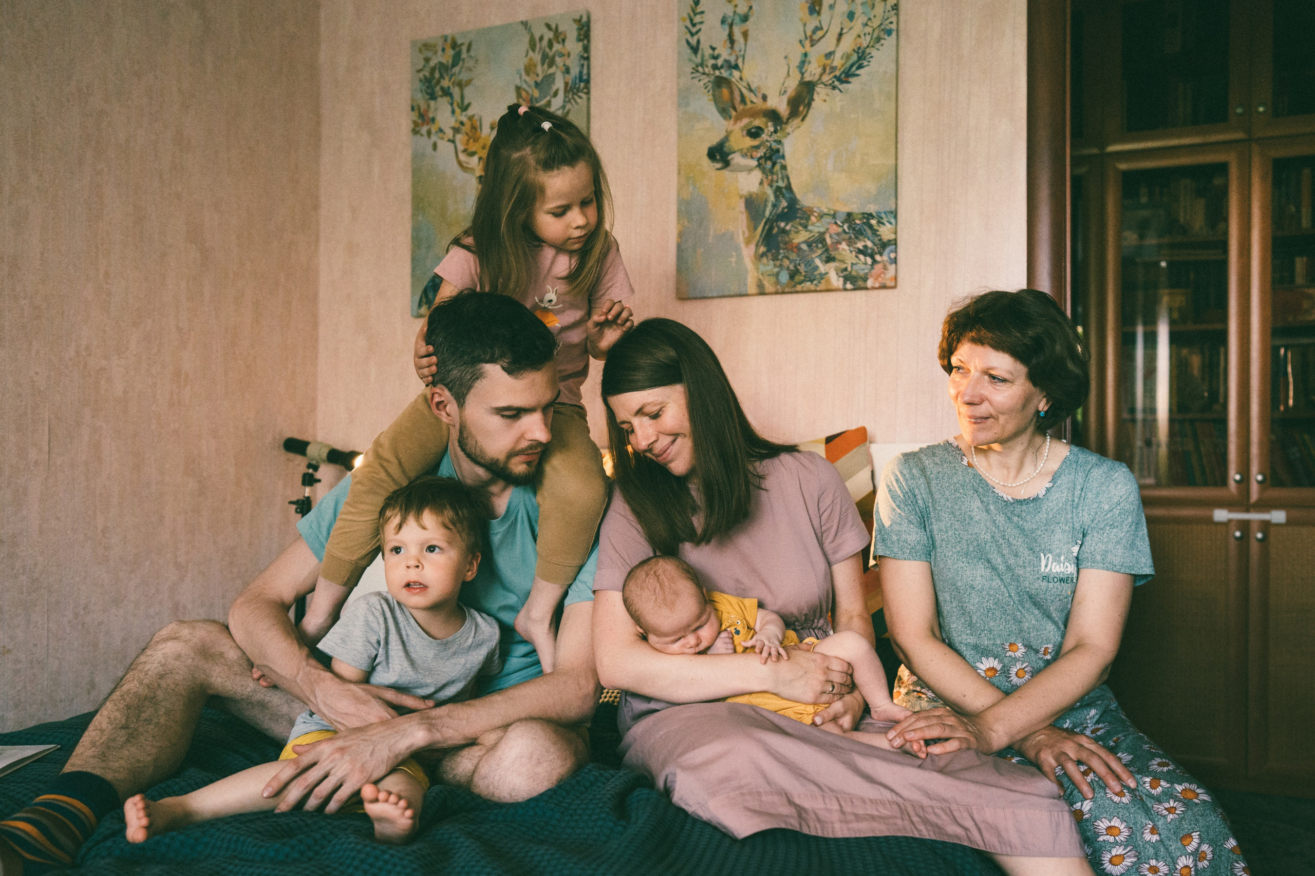 Семейная фотосессия дома. Дарья Иван Маша Сережа и Лиза. Детский, семейный и ньюборн фотограф в Москве Юлия Шуарт