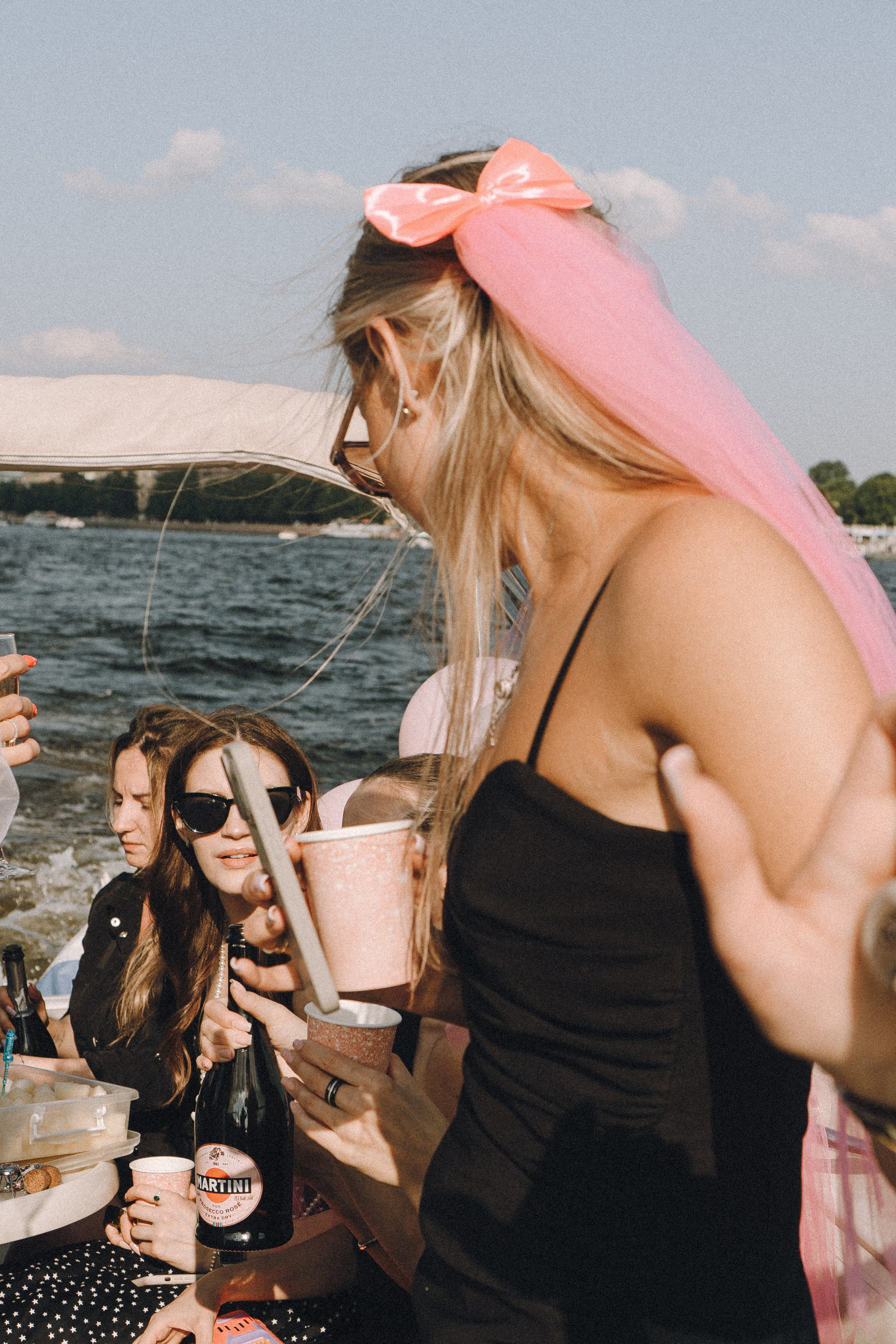 ДЕВИЧНИК НА КАТЕРЕ. Профессиональный фотограф, Санкт-Петербург — Виктория Богомолова