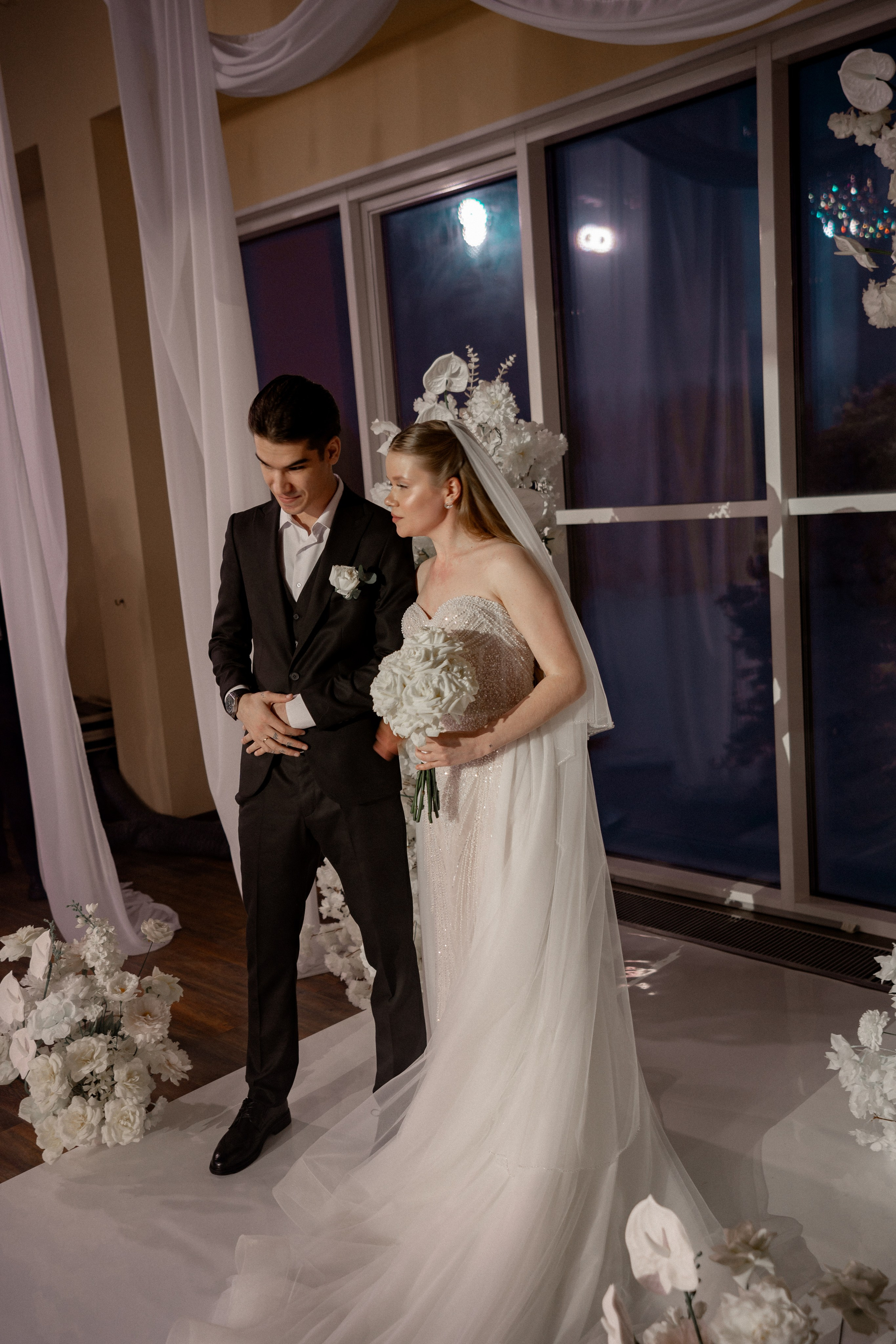 СВАДЕБНАЯ СЬЕМКА СБОРОВ В ОТЕЛЕ И ВЫЕЗД НА ЦЕРЕМОНИЮ (СНЯТО В СИБИРЕ В НИЖНЕВАРТОВСКЕ). Профессиональный фотограф, Санкт-Петербург — Виктория Богомолова