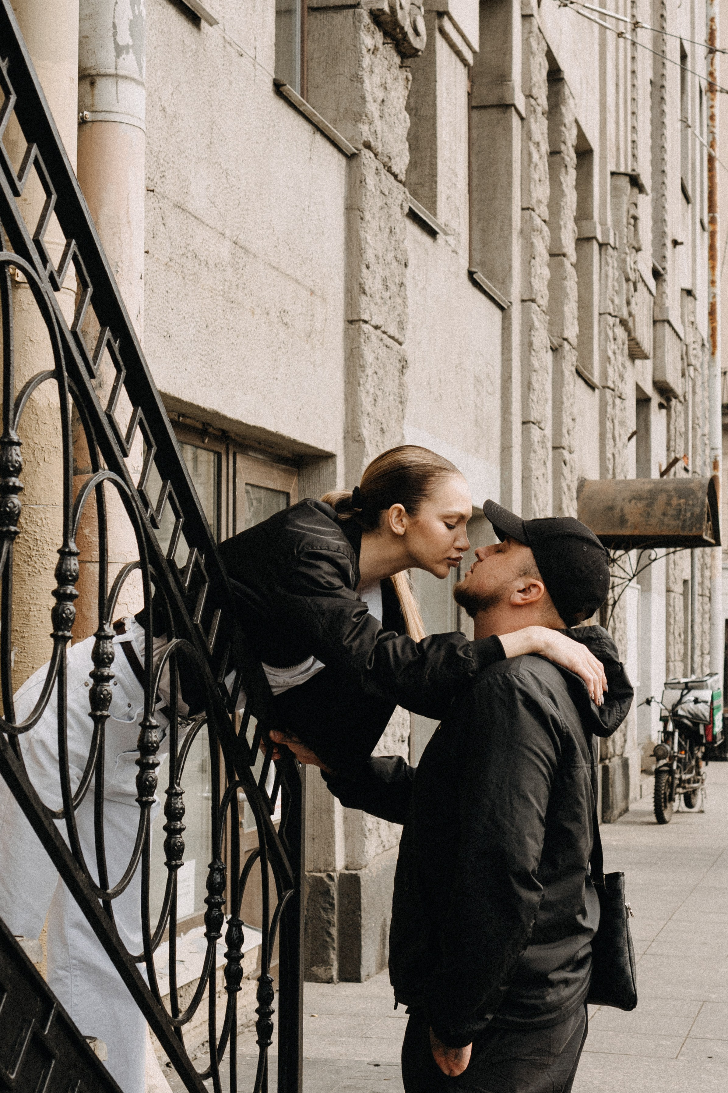 МЫ ГУЛЯЛИ ПРО КРЫШАМ ПИТЕРА. Профессиональный фотограф, Санкт-Петербург — Виктория Богомолова