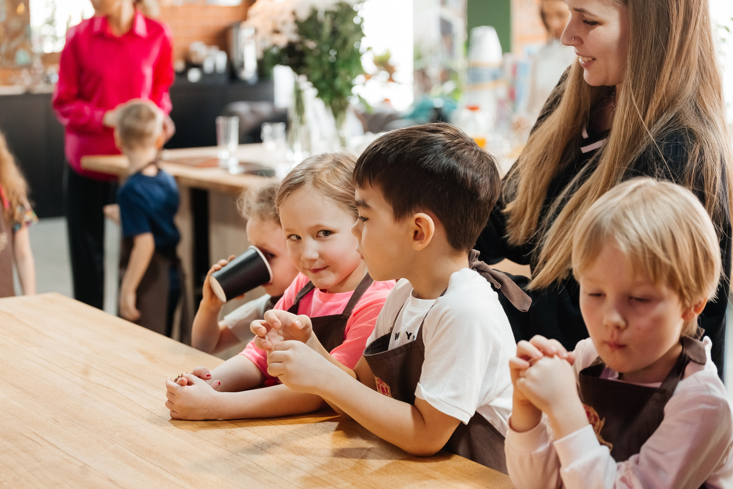 Детский мастер-класс в «АРТиШОК». Фотограф Кемерово | Сергей