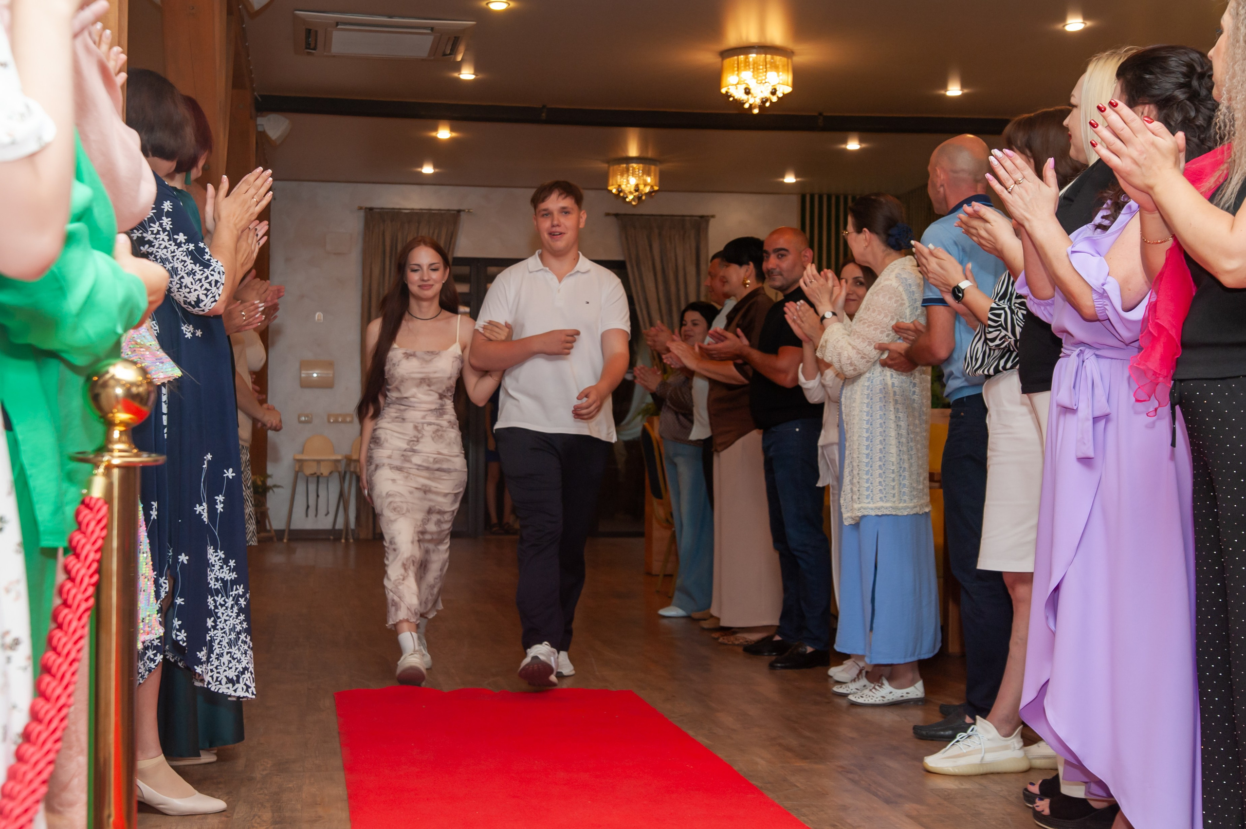 Выпускной МАОУ СОШ № 17 им. Эдуарда Есаяна. Свадебный и семейный фотограф Денис Лукьянов в Краснодаре, Краснодарском крае и Республике Крым