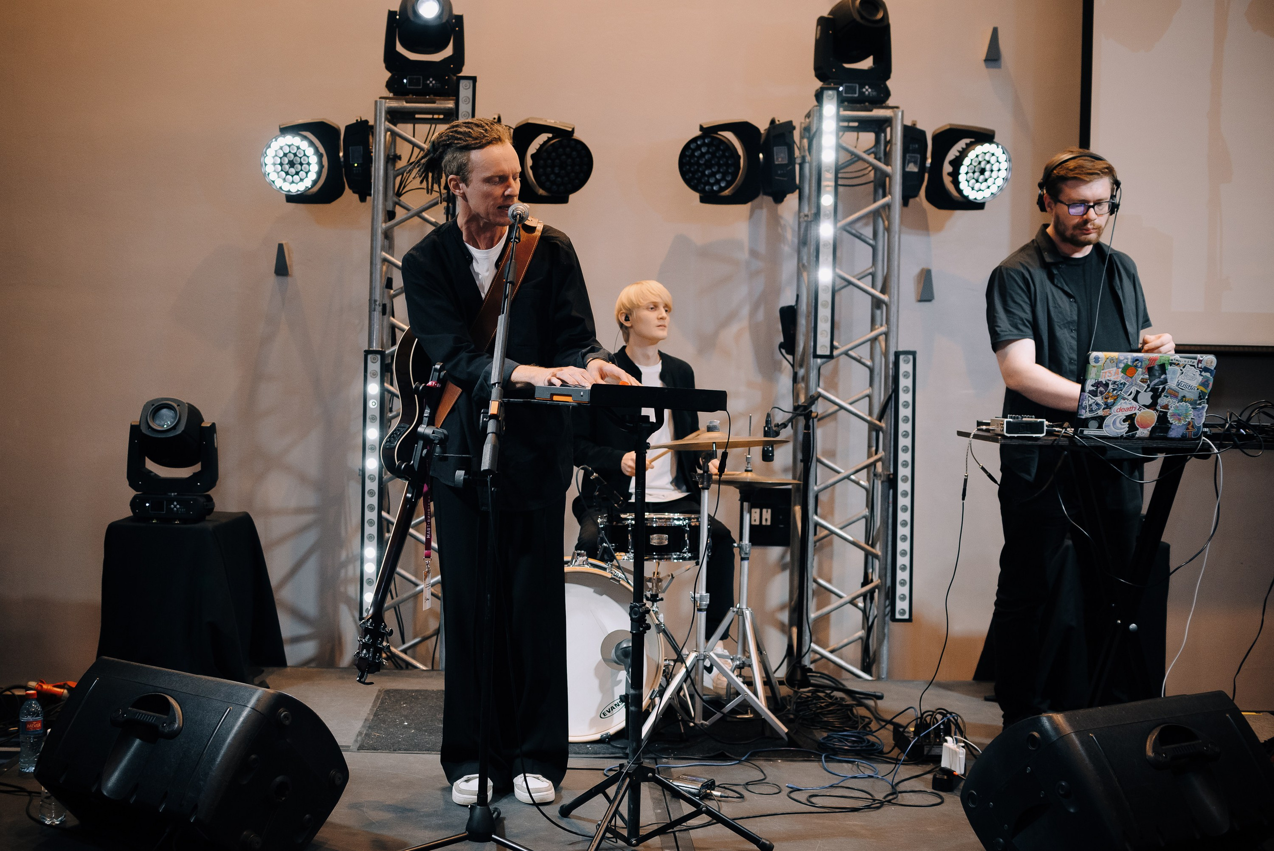 ФЕСТИВАЛЬ ВИНА И КРЕПКИХ НАПИТКОВ МАВТ-ВИНОТЕКА. Репортажный фотограф Зуев Роман г. Челябинск