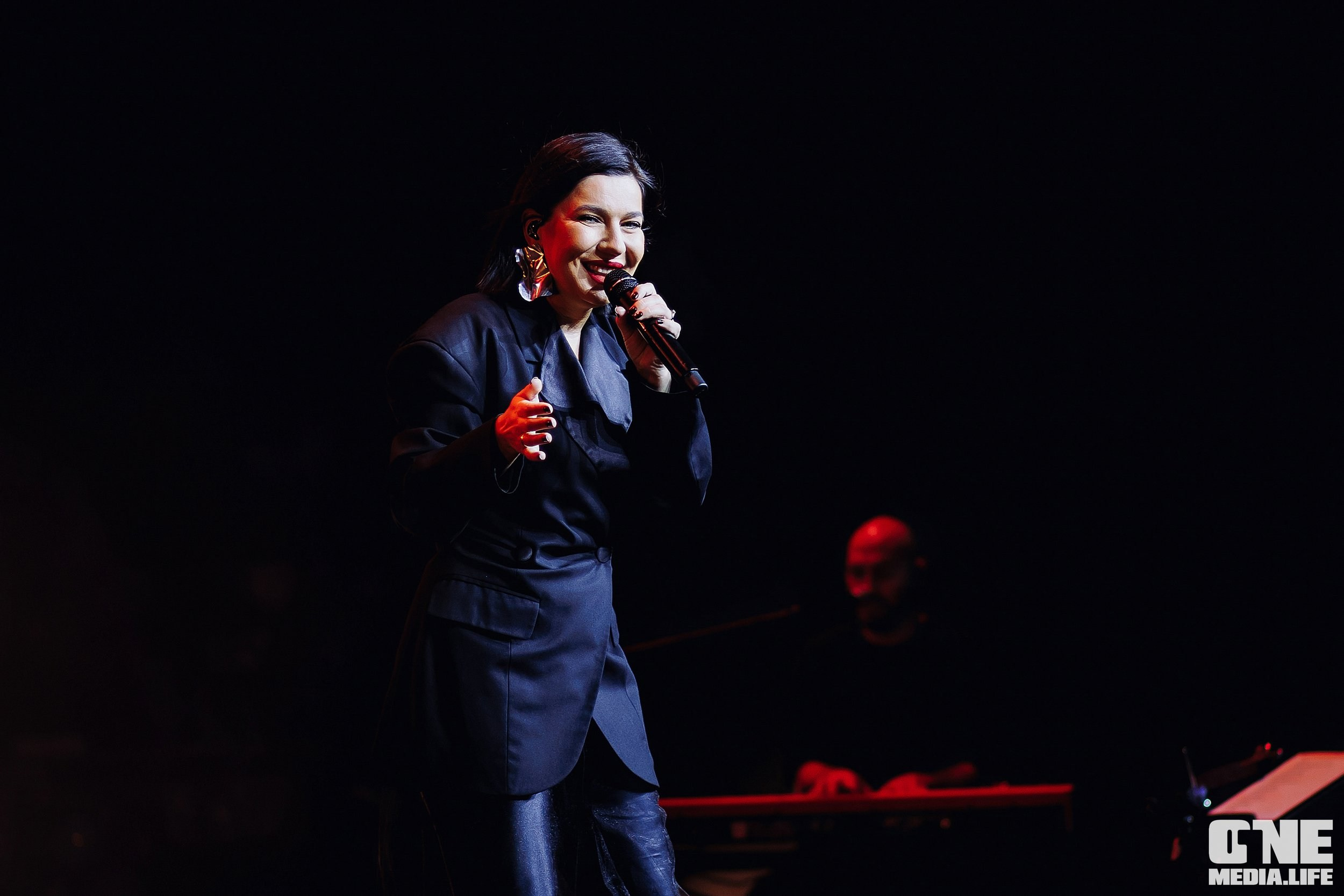 Фоторепортаж с концерта Ёлки. One Media Life: фоторепортажи, фотоотчеты с мероприятий и заведений