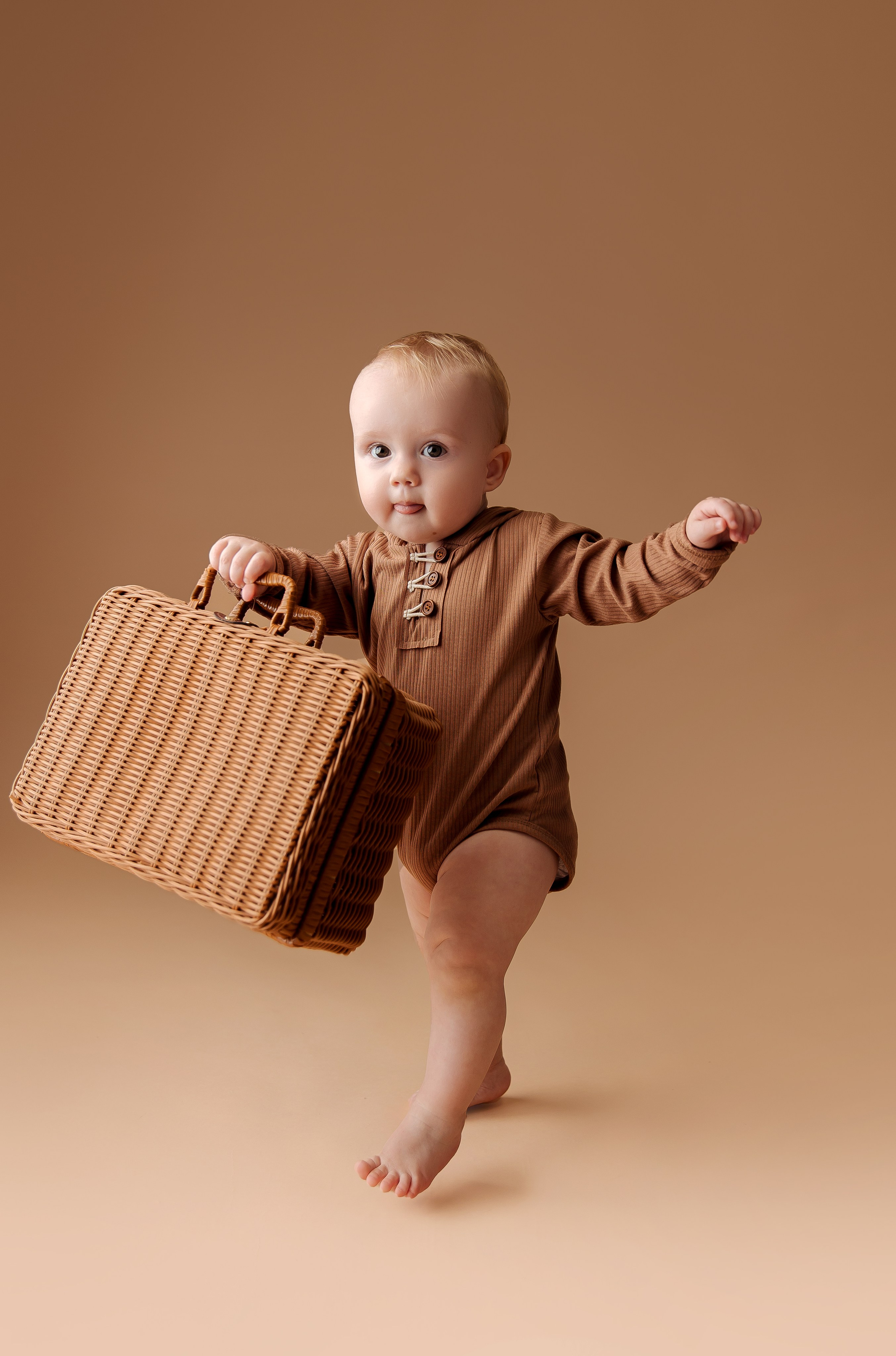 Тематические образы. Детский фотограф новорожденных Москва. годики под ключ. своя студия