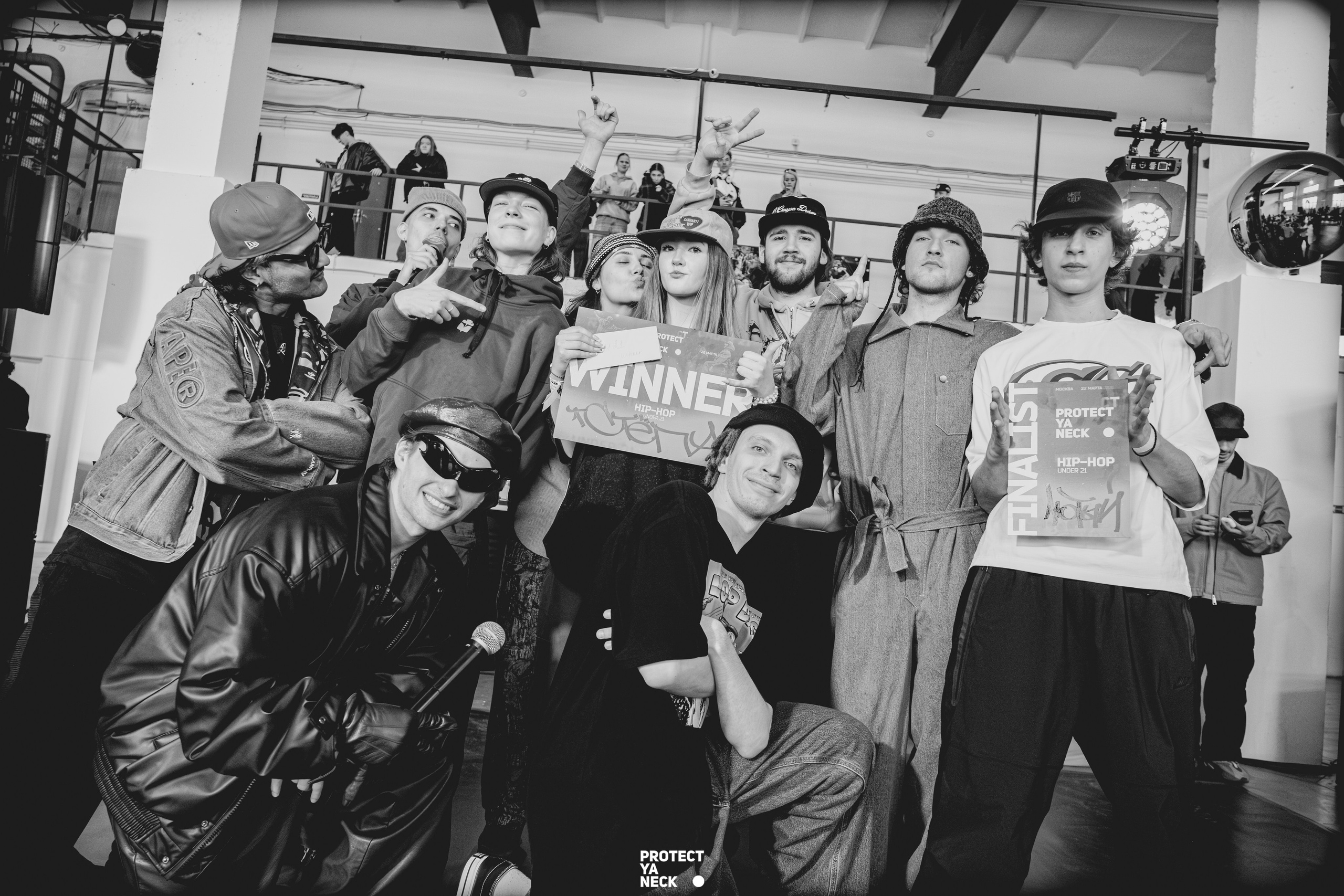PROTECT YA NECK 22/03 (@youlovebu). Соня бу тебя сфоткала