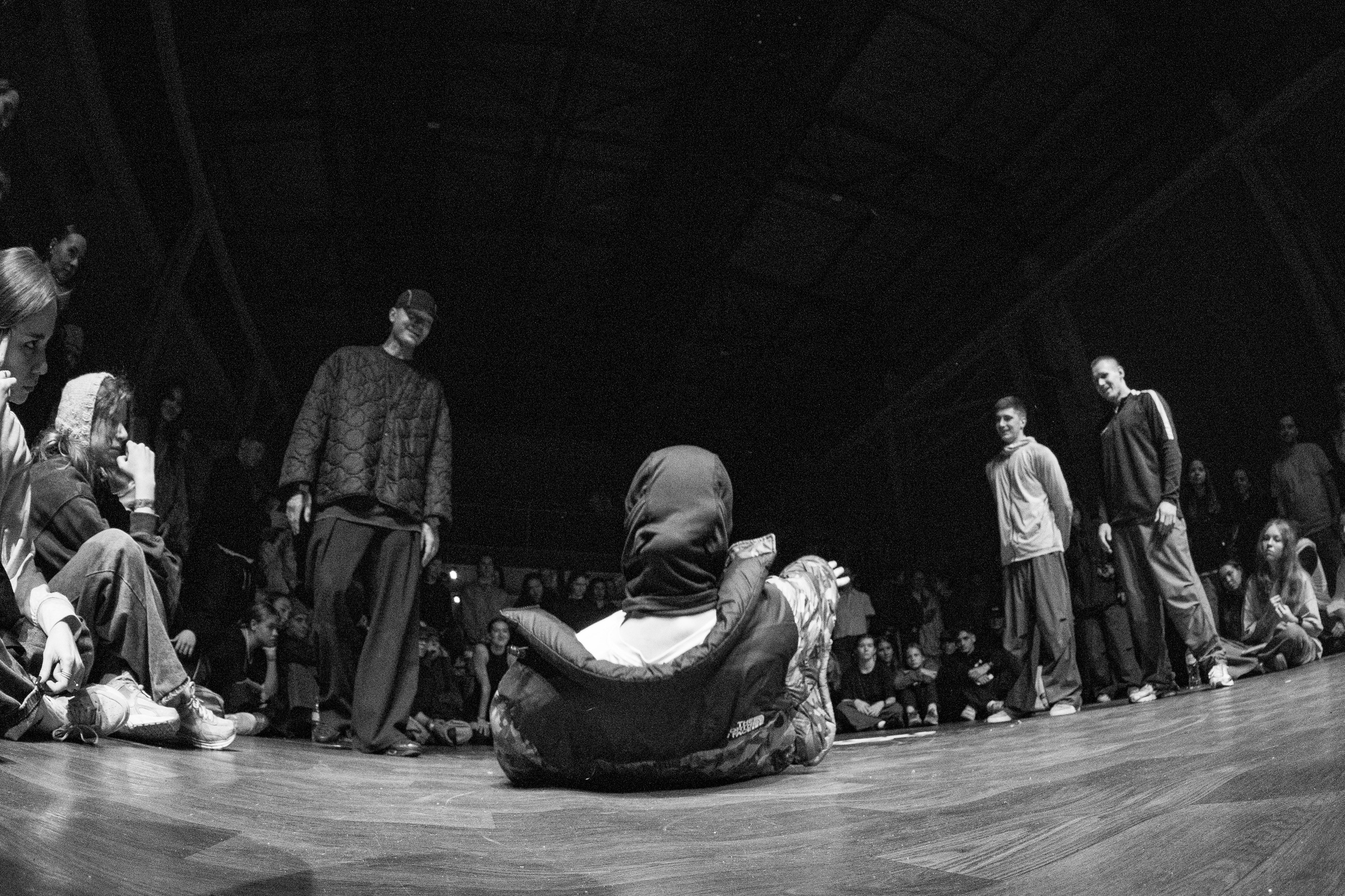 LORDS OF THE UNDERGROUND 27/10/25 (@youlovebu). Соня бу тебя сфоткала