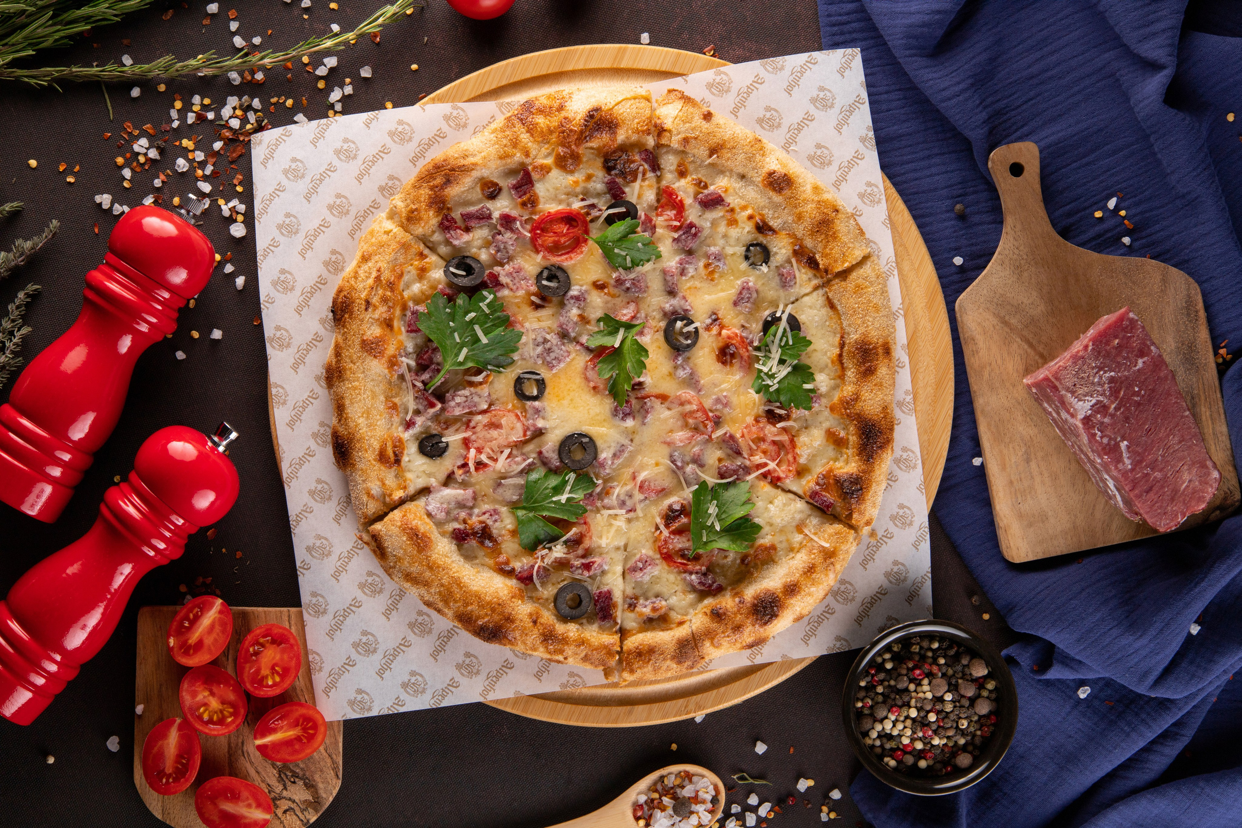 Фотографии пиццы в Астане. Рекламный фуд фотограф и видеограф в Астане Алина Лысенко