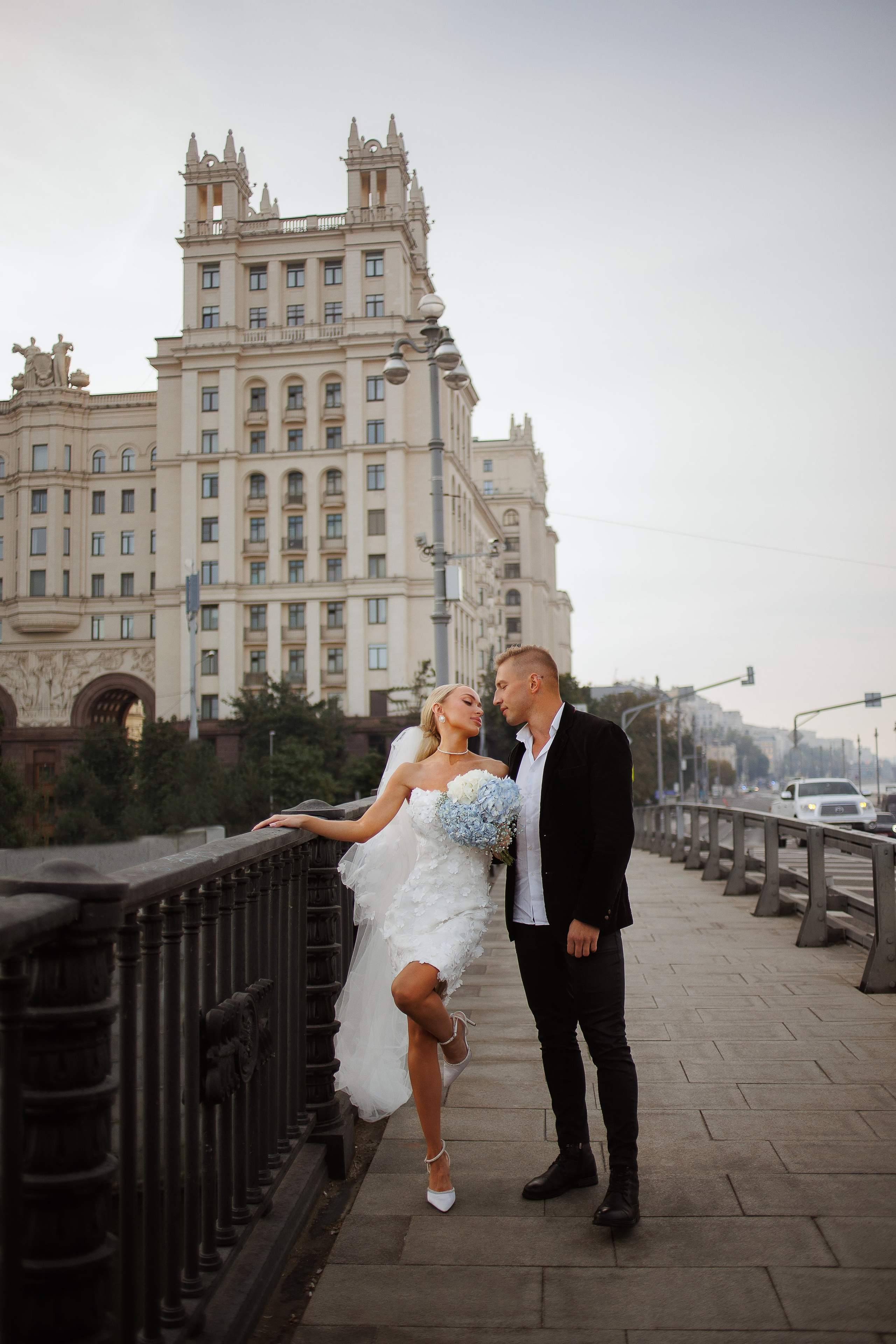 На мопеде Даша и Леша. Марковкина КрисТина