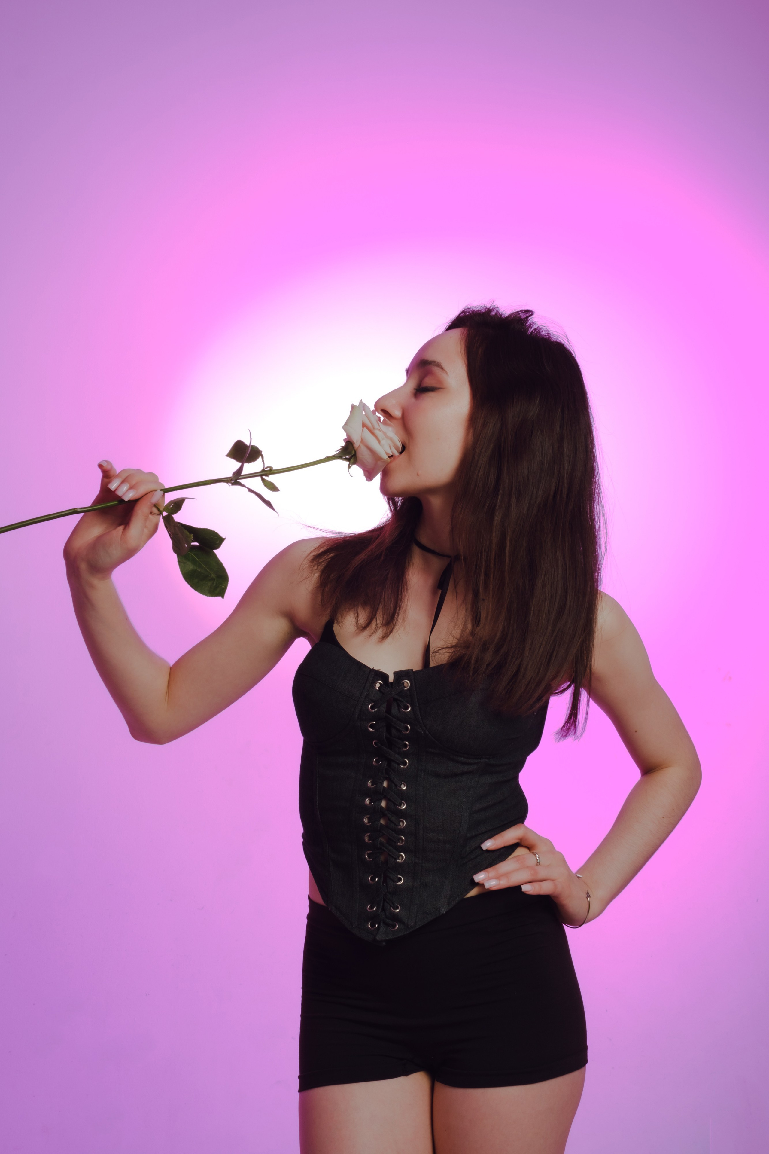 Сексуальный цветок. Мари — фотограф и видеограф из Москвы