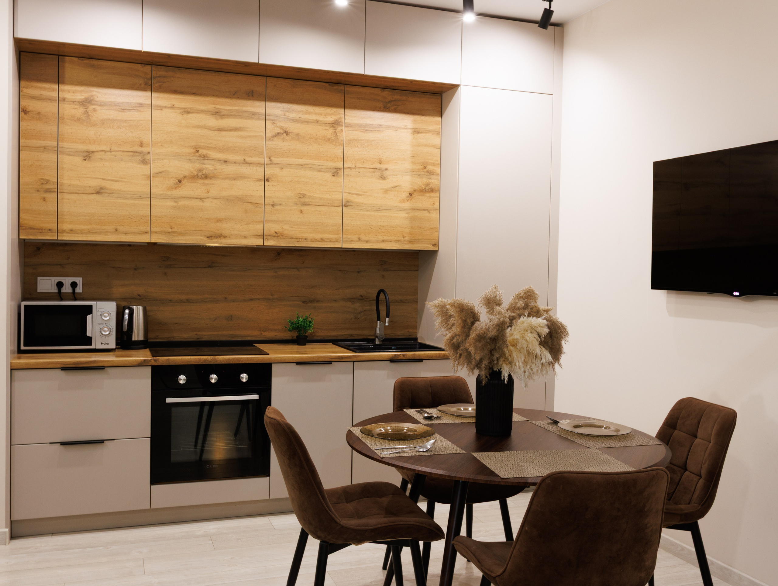 Интерьерная. Предметный и модельный фотограф Хасаншин Дамир