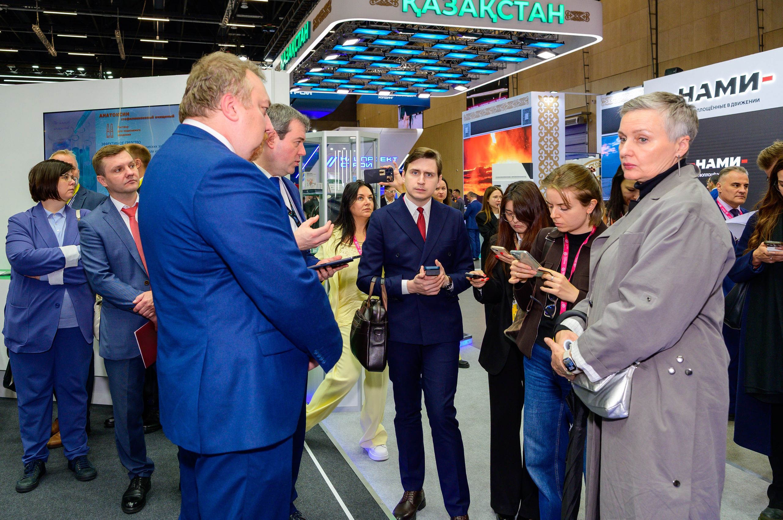 BigindustrialweekBelarus. Фотоуслуги, услуги фотографа, фотографирование важных событий