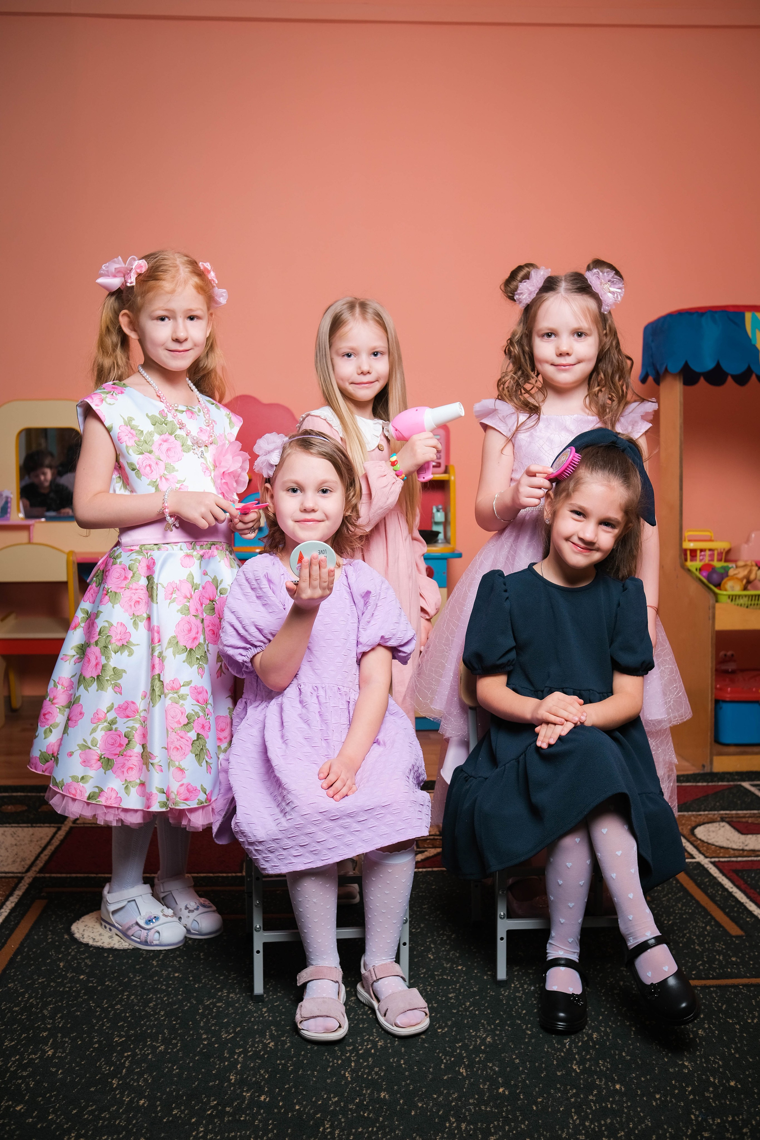 Групповые и общие фотографии. Оживающие выпускные альбомы в Москве и Московской области