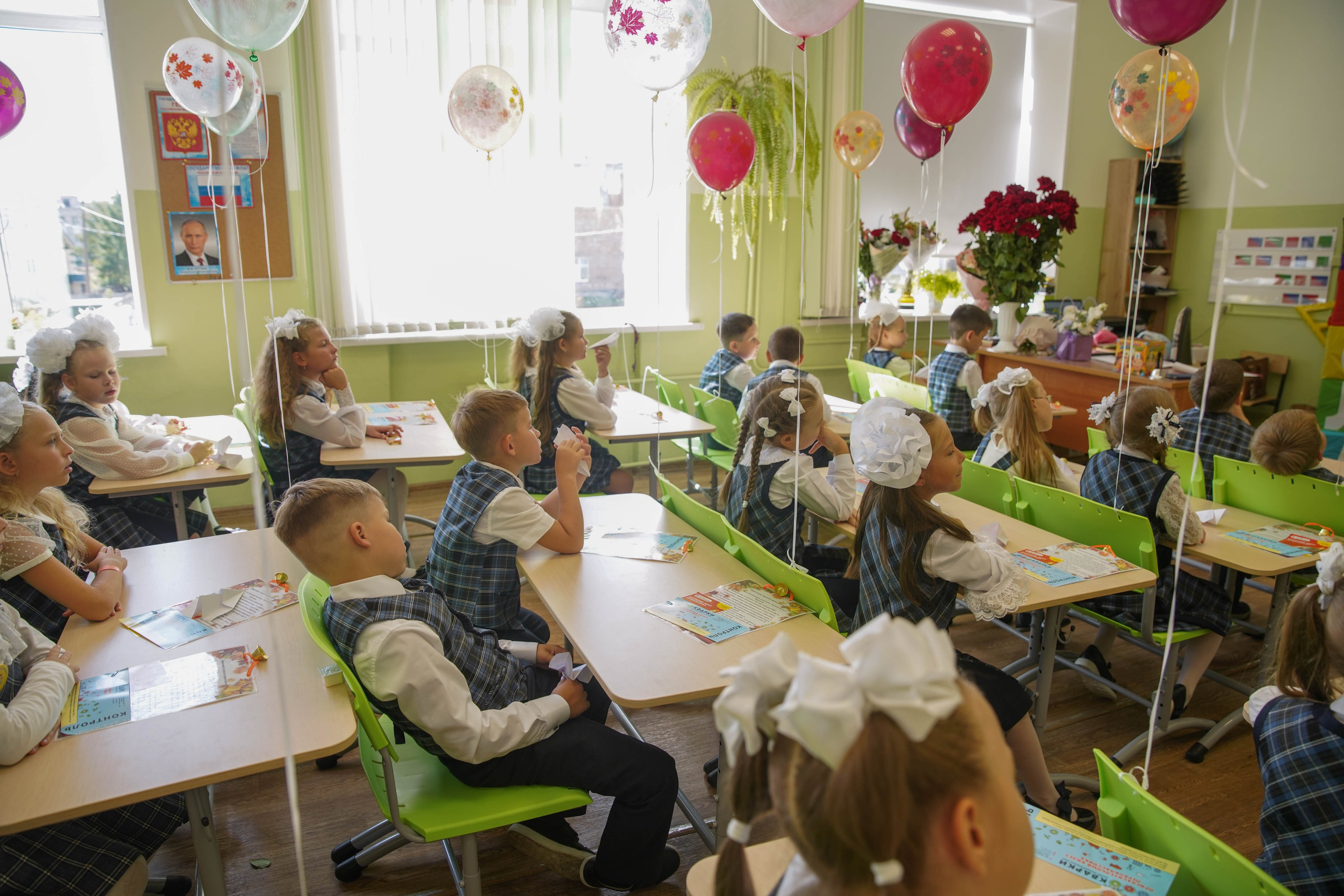 Первый класс линейка, в классе, портреты. Семейный и детский фотограф в Нижнем Новгороде