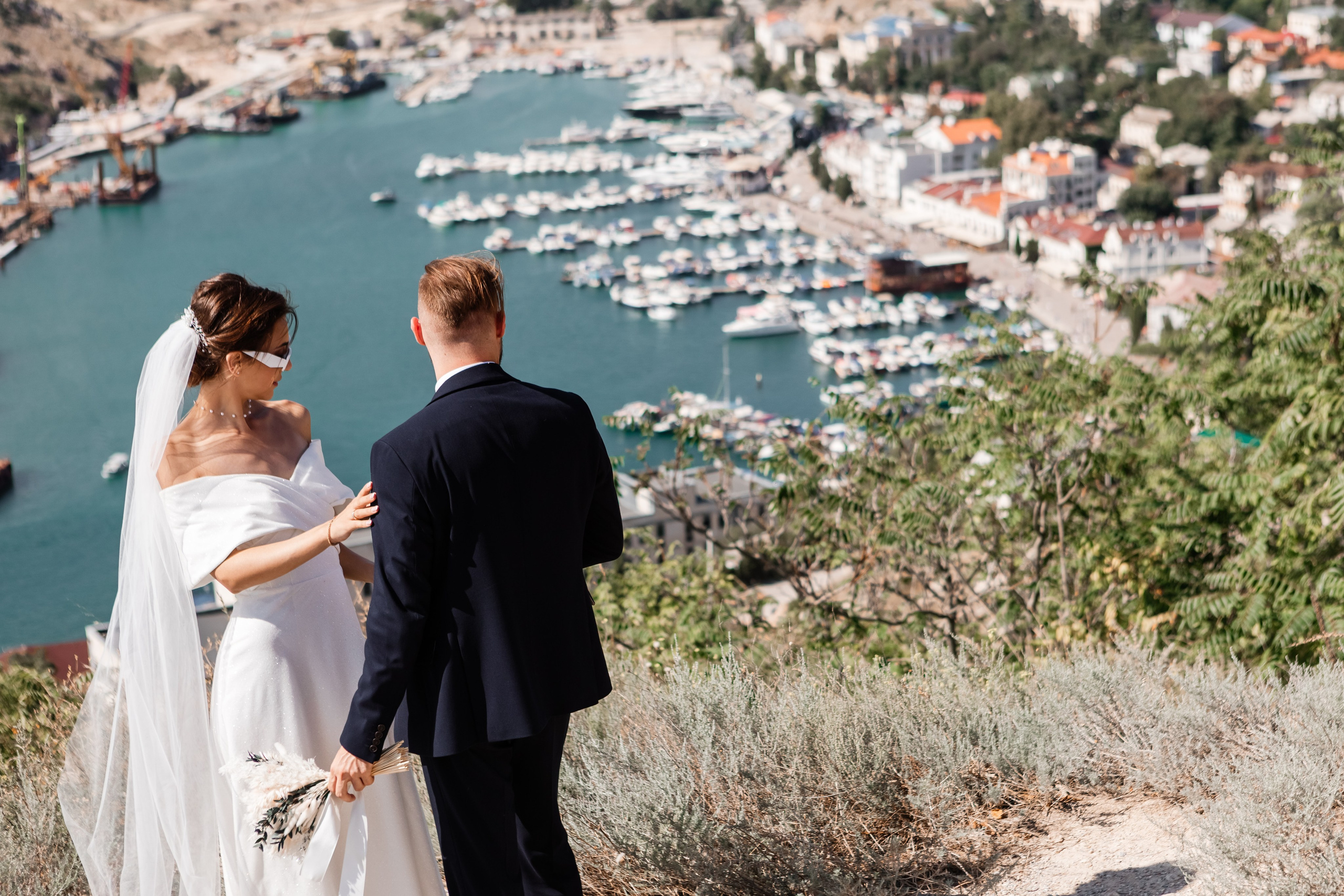 Свадебная съёмка в Балаклаве в крепости Чембало. Свадебный фотограф, фотосъемка в Крыму, Севастополе, Симферополе, Ялте