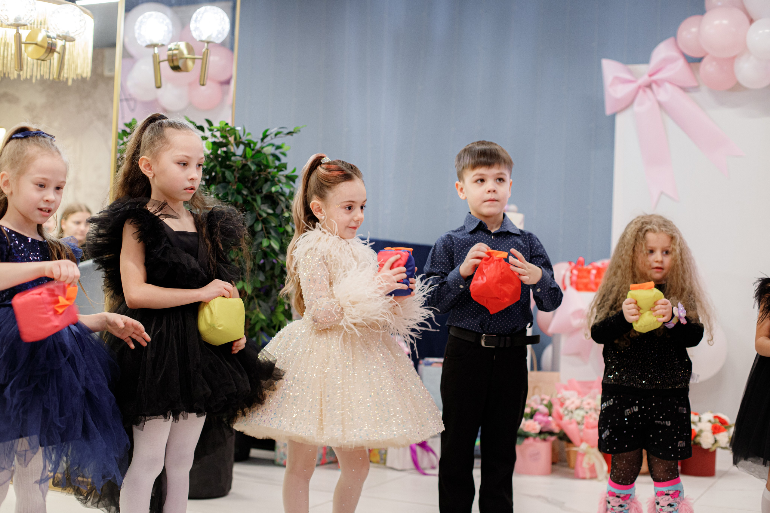 ASIA'S BIRTHDAY PARTY. Photokarish