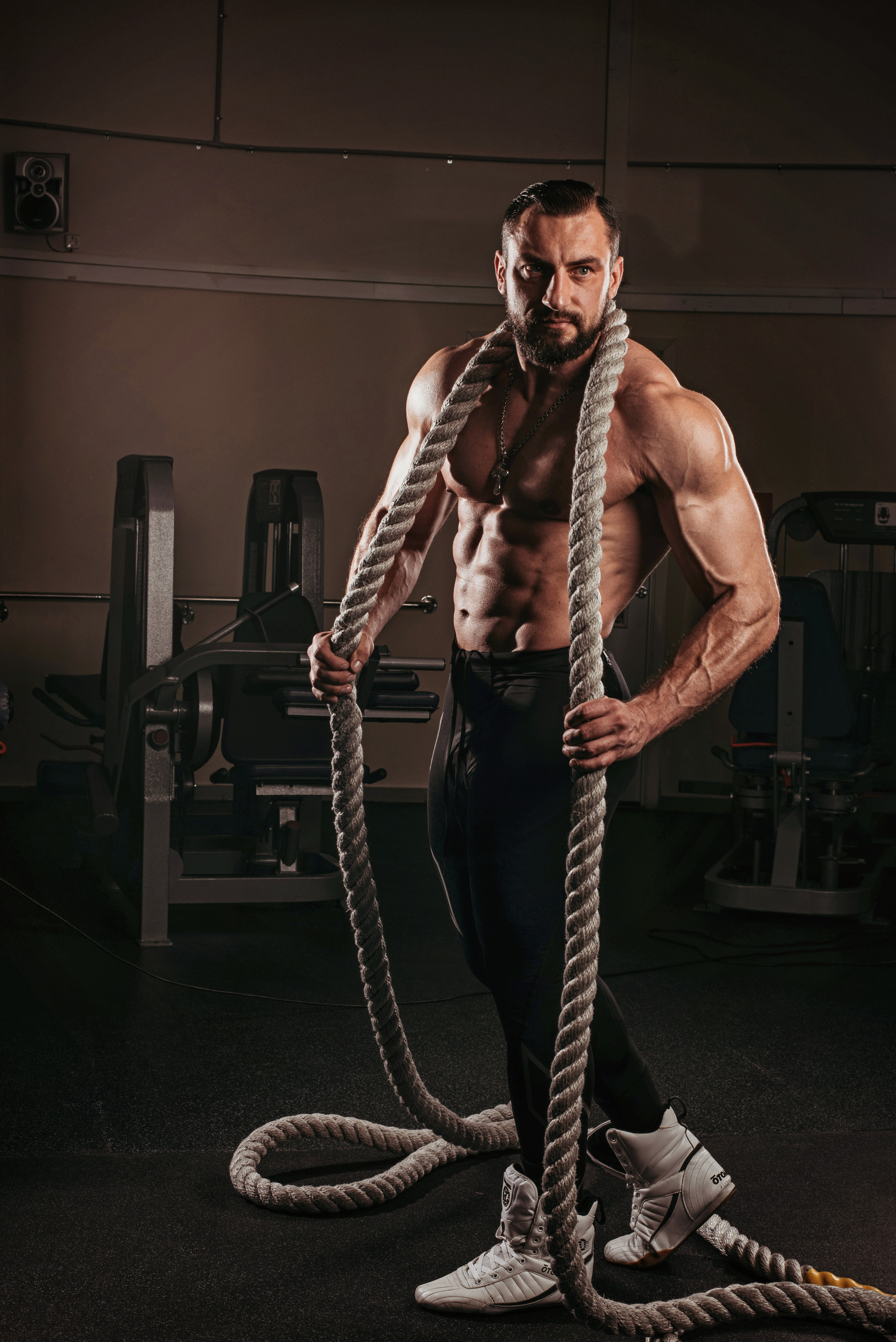 Виталий в спортивном зале. Детский и семейный фотограф выпускной альбом Приморско-Ахтарск