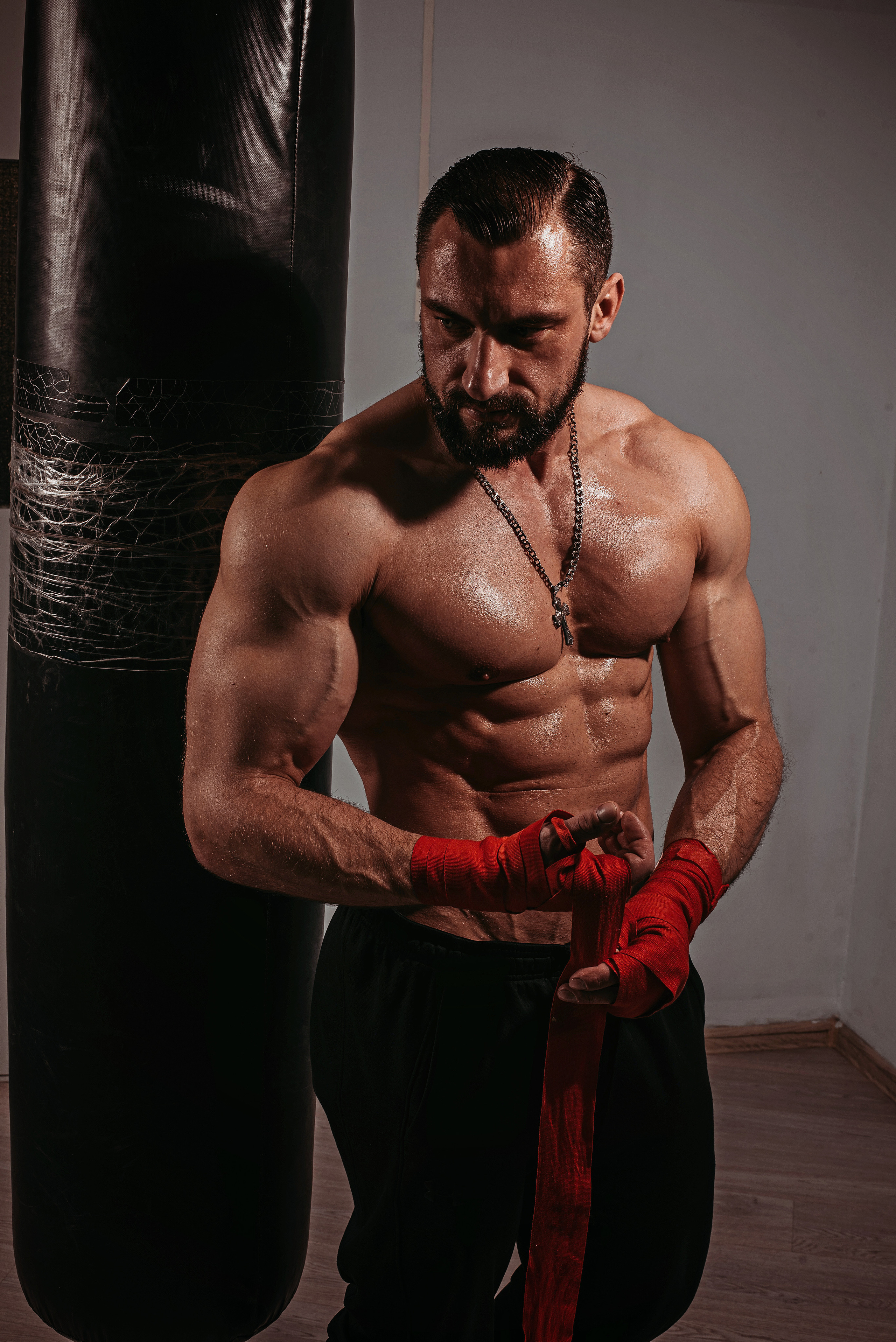 Виталий в спортивном зале. Детский и семейный фотограф выпускной альбом Приморско-Ахтарск