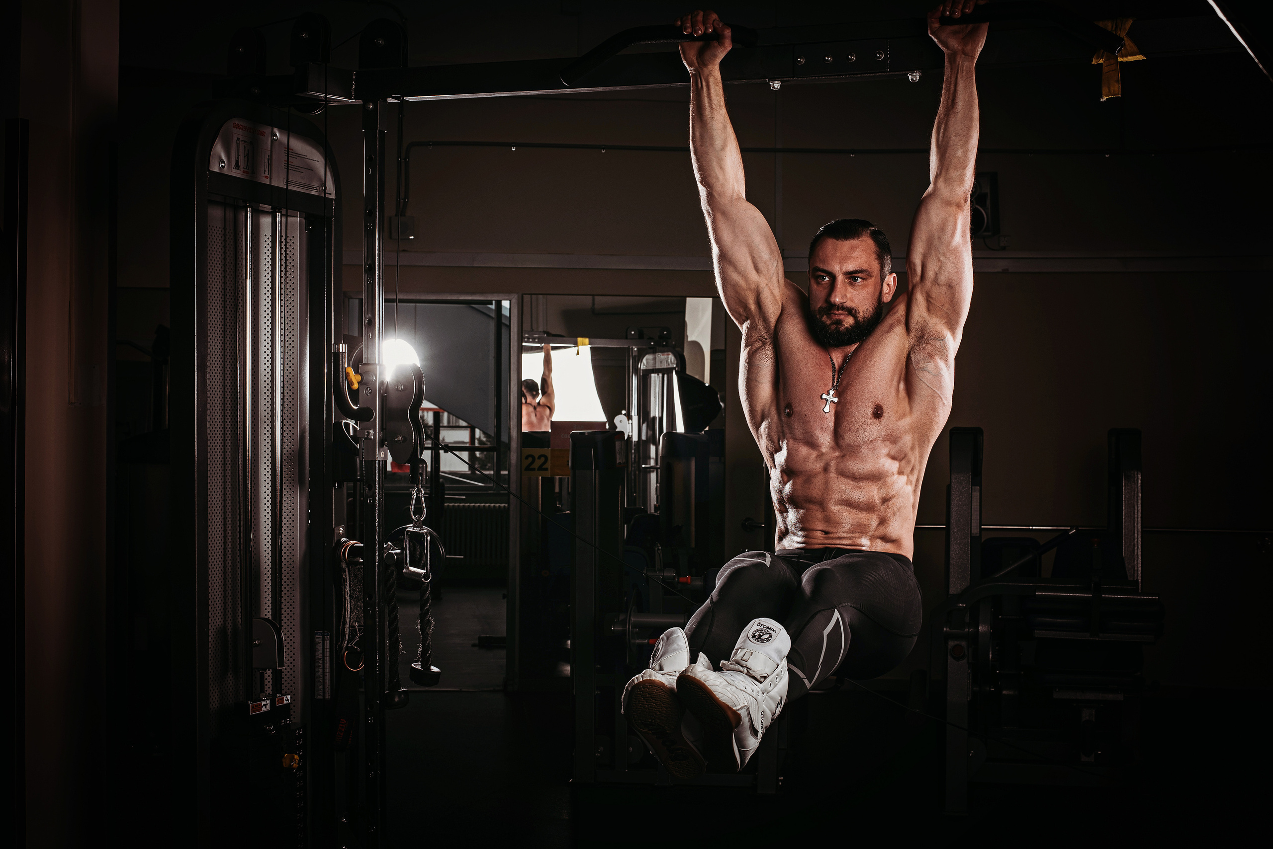 Виталий в спортивном зале. Детский и семейный фотограф выпускной альбом Приморско-Ахтарск