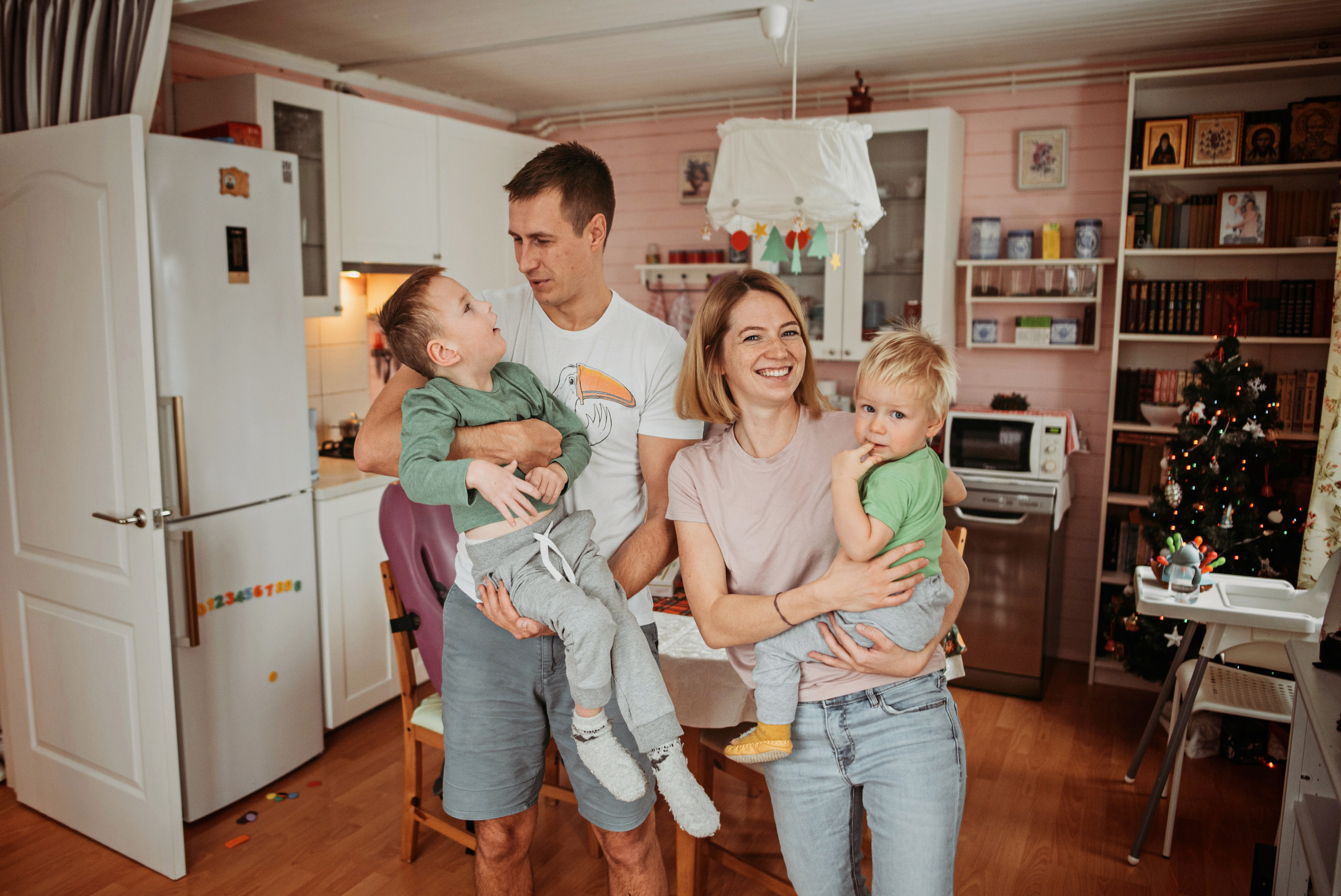 Большая и дружная семья). Детский и семейный фотограф выпускной альбом Приморско-Ахтарск